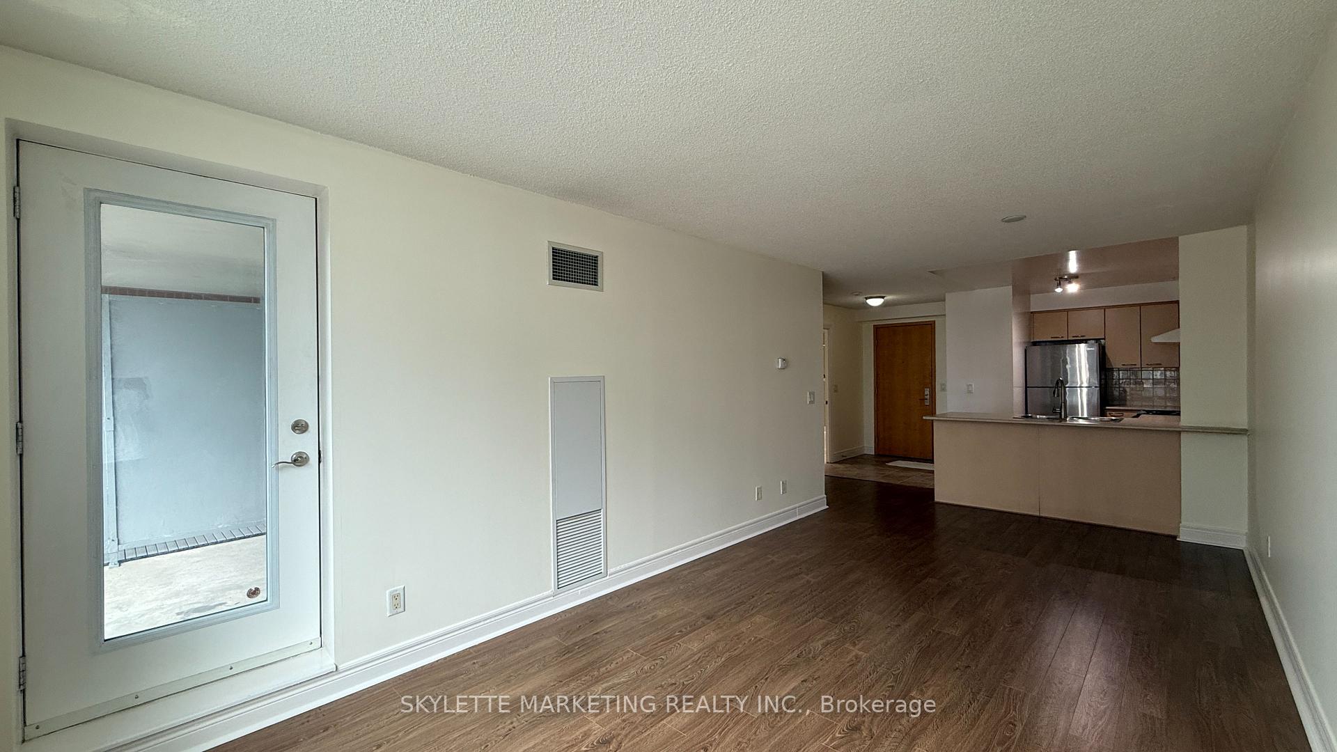 Photo 4 of Unit 310, 62 Suncrest Boulevard, Markham, Commerce Valley — HOMEH