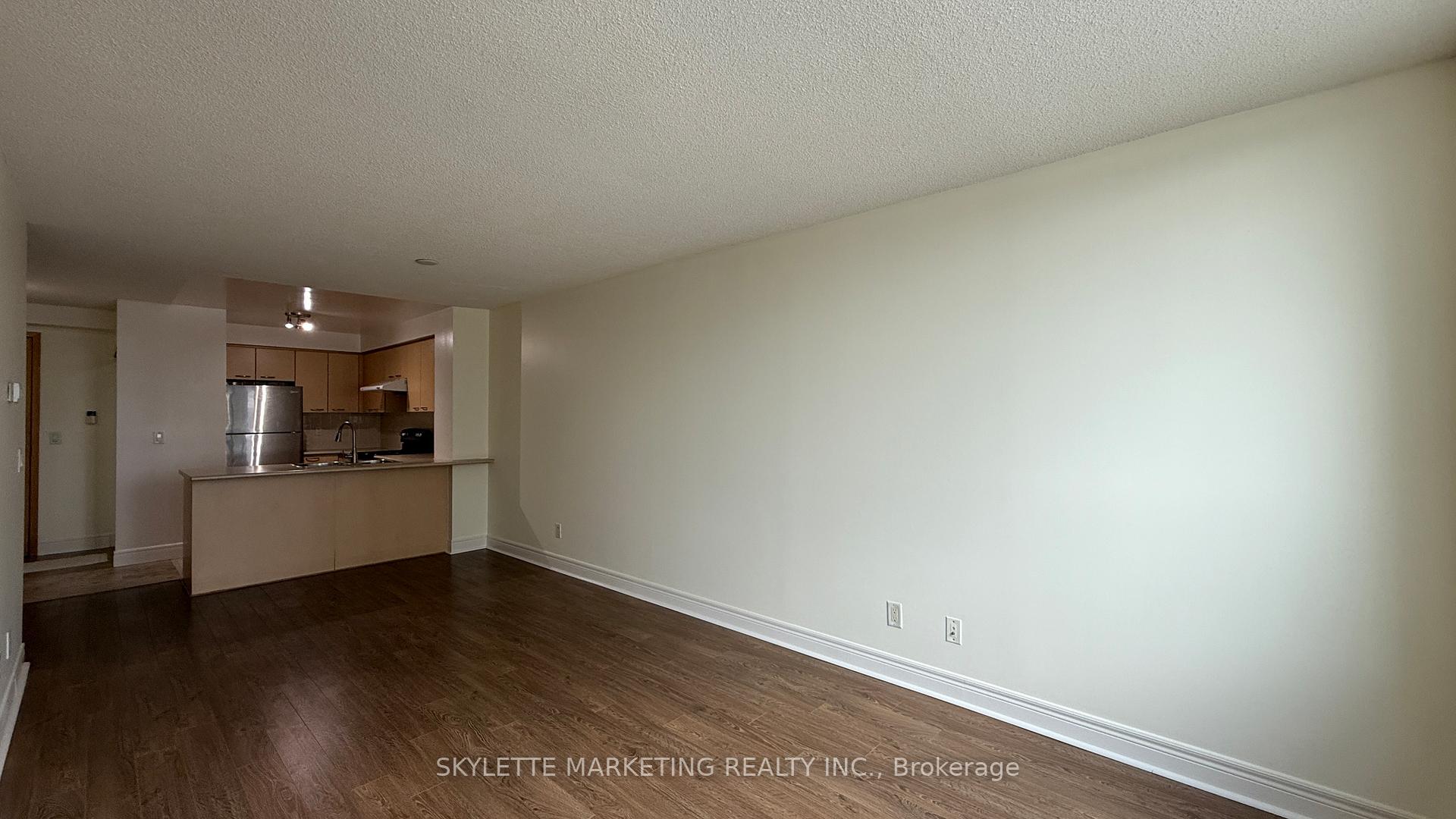 Photo 6 of Unit 310, 62 Suncrest Boulevard, Markham, Commerce Valley — HOMEH