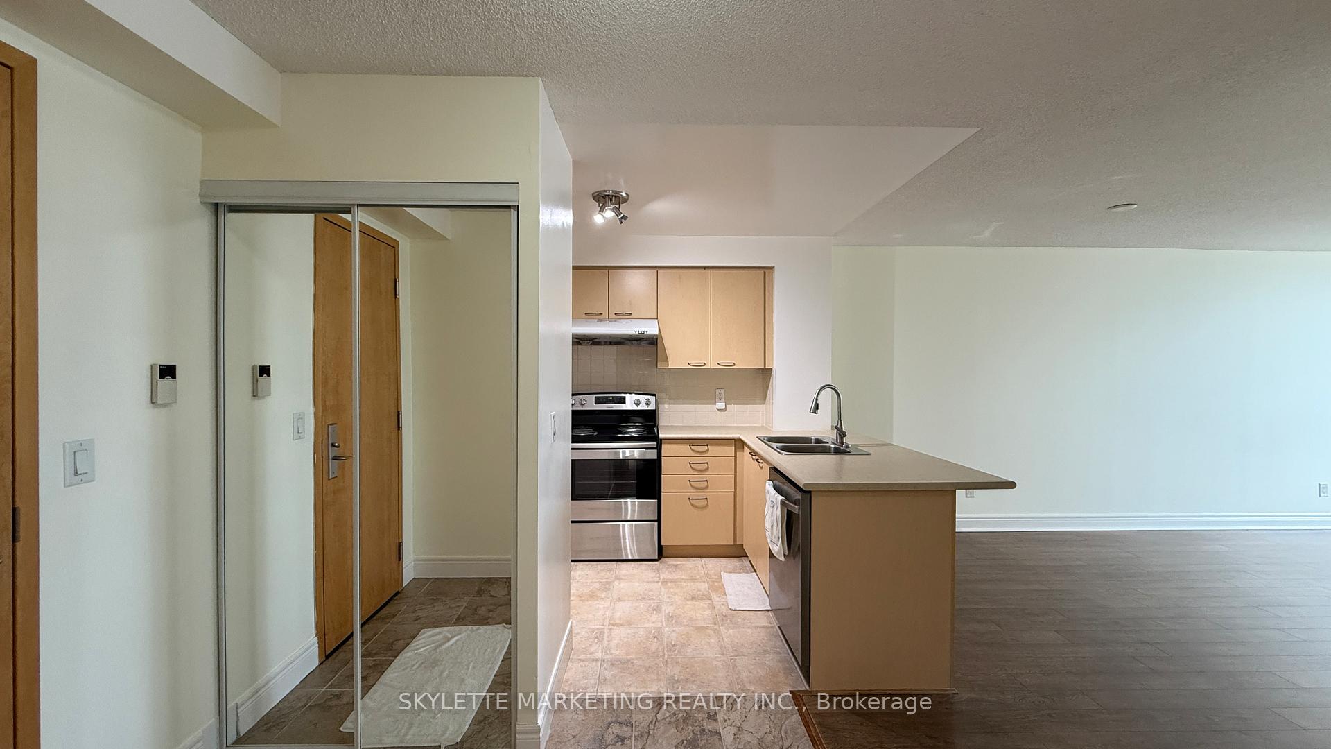 Photo 7 of Unit 310, 62 Suncrest Boulevard, Markham, Commerce Valley — HOMEH
