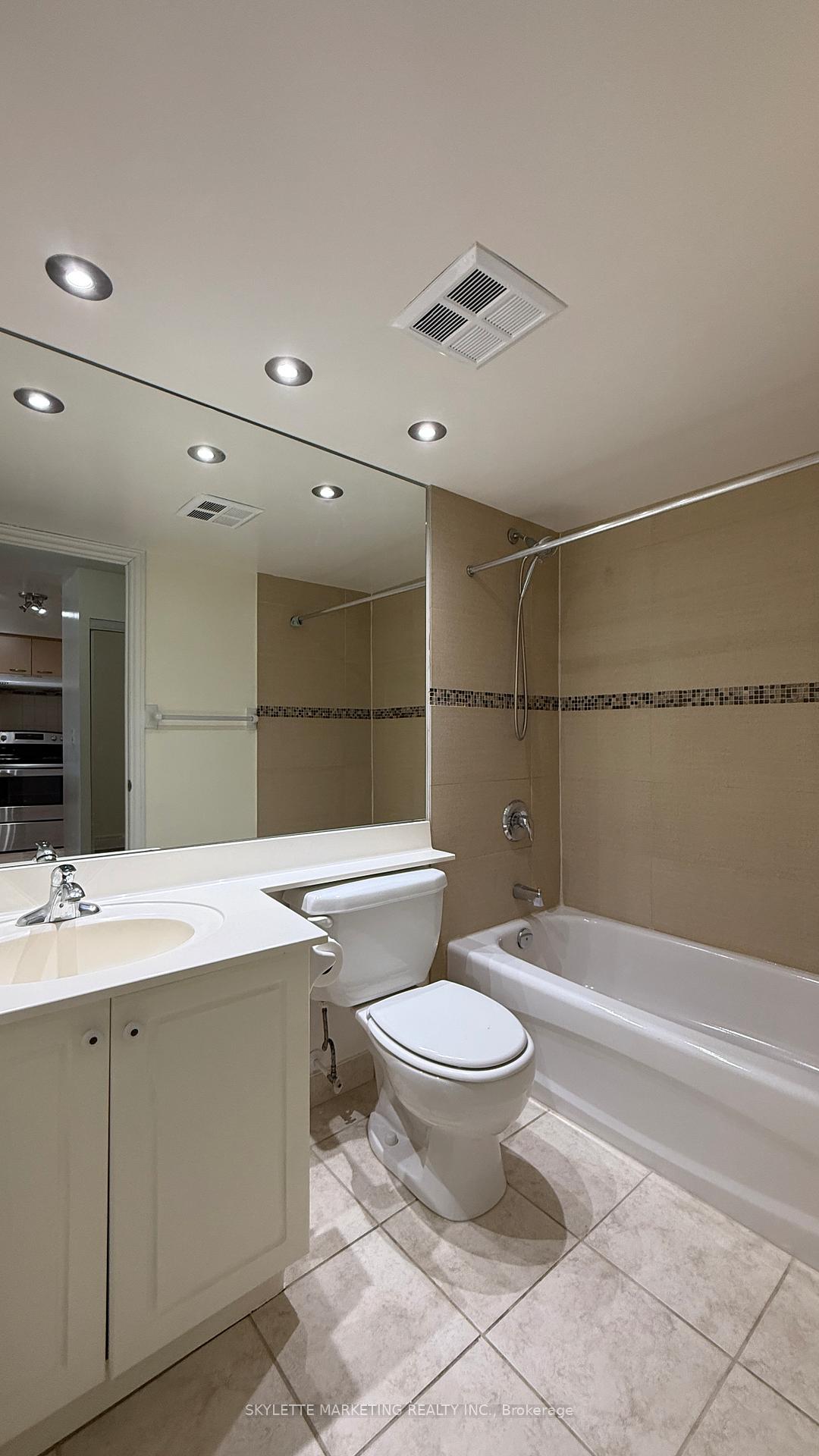 Photo 10 of Unit 310, 62 Suncrest Boulevard, Markham, Commerce Valley — HOMEH
