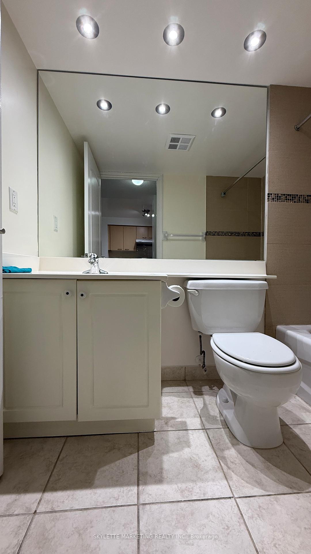 Photo 11 of Unit 310, 62 Suncrest Boulevard, Markham, Commerce Valley — HOMEH