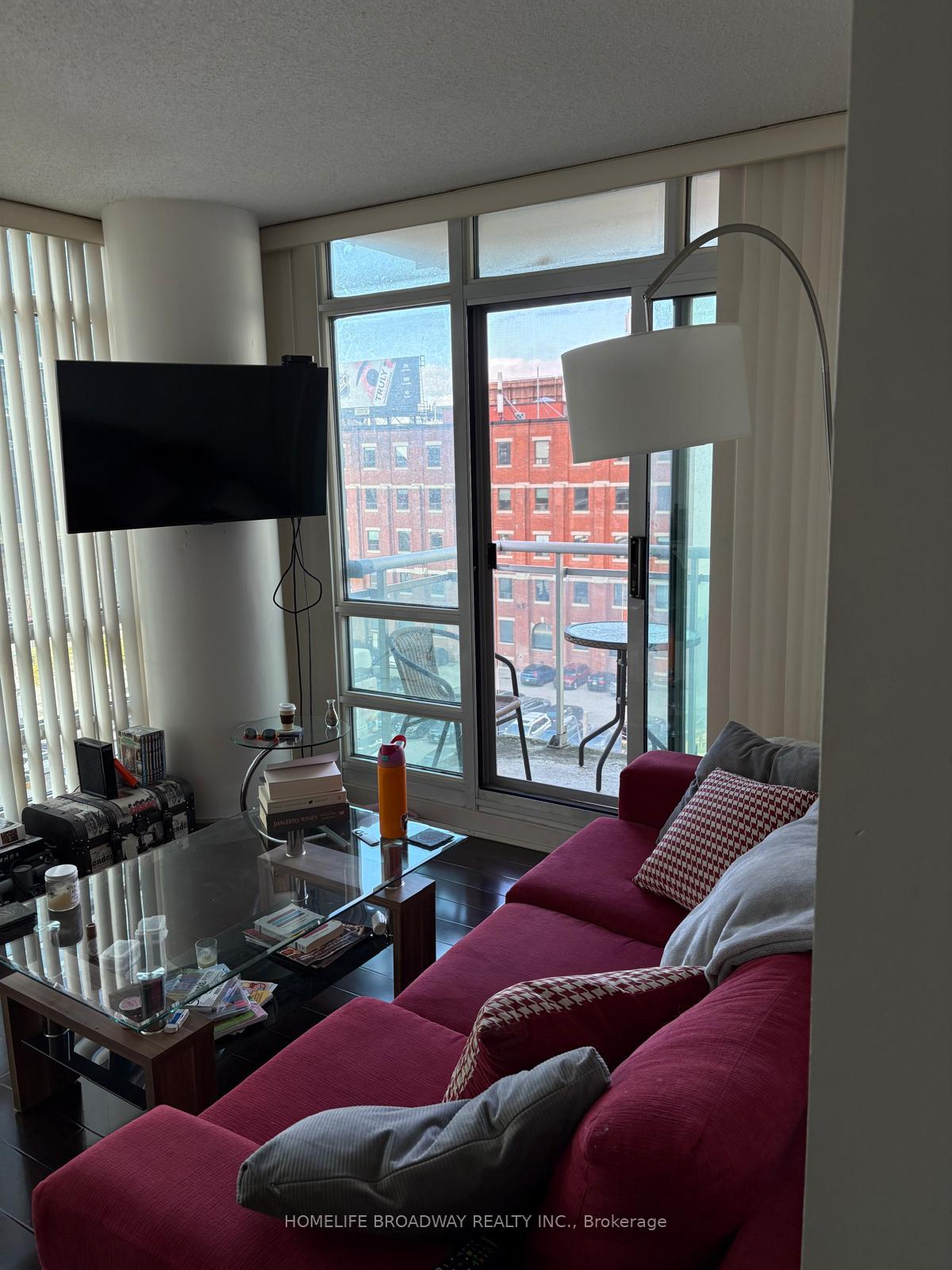 Photo 4 of Unit 802, 381 Front Street W, Toronto, Waterfront Communities — HOMEH
