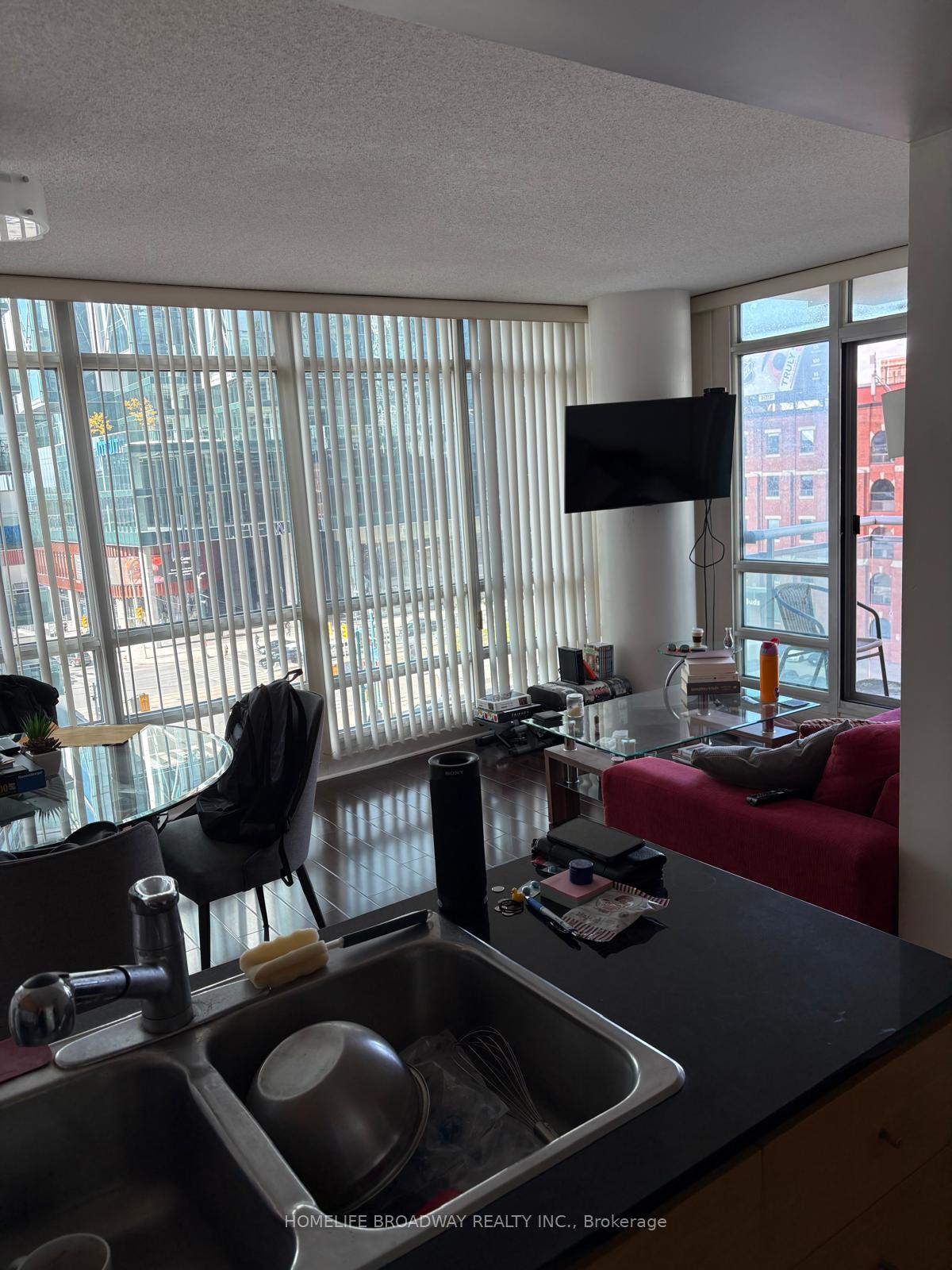 Photo 5 of Unit 802, 381 Front Street W, Toronto, Waterfront Communities — HOMEH