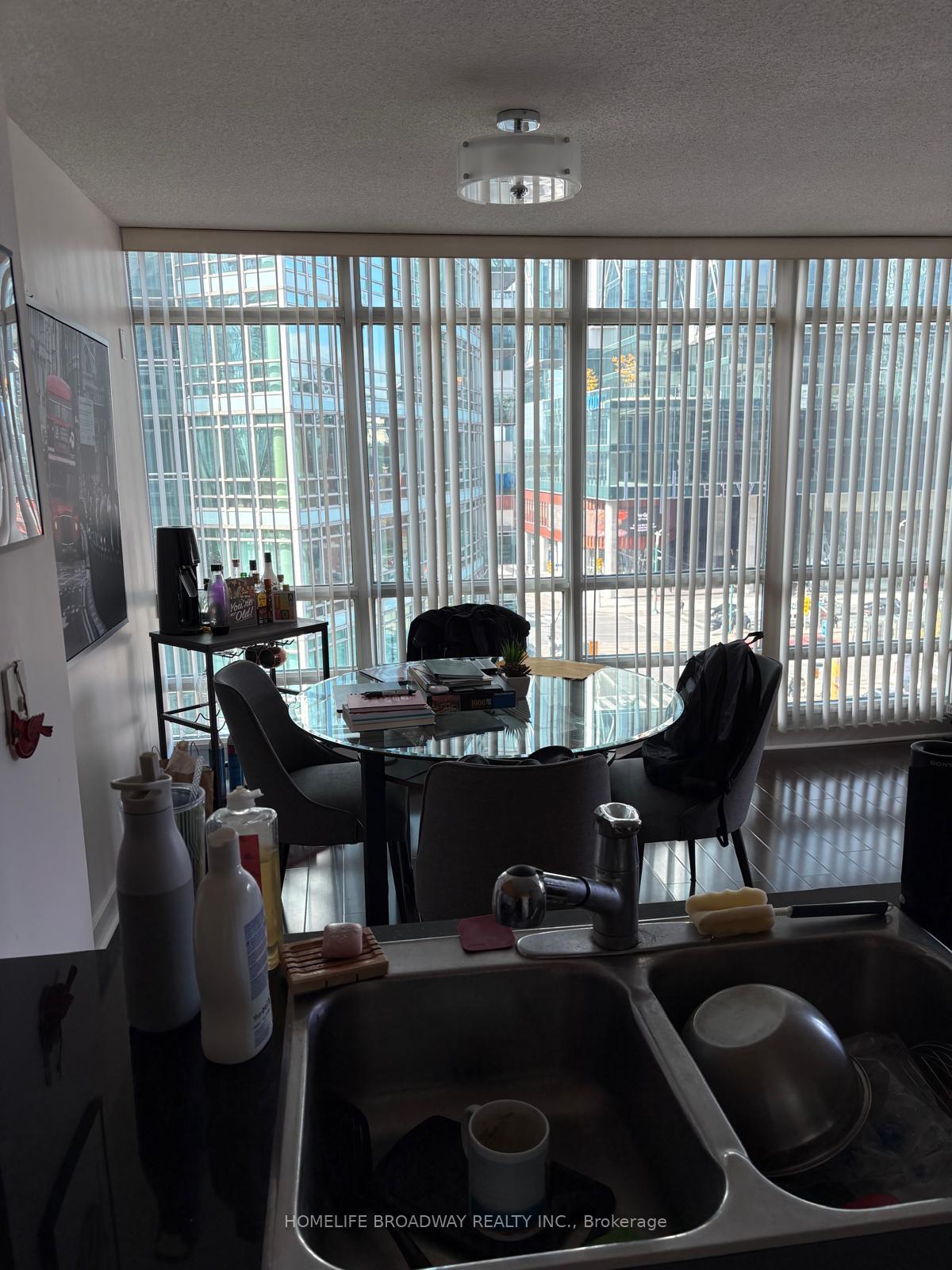 Photo 6 of Unit 802, 381 Front Street W, Toronto, Waterfront Communities — HOMEH