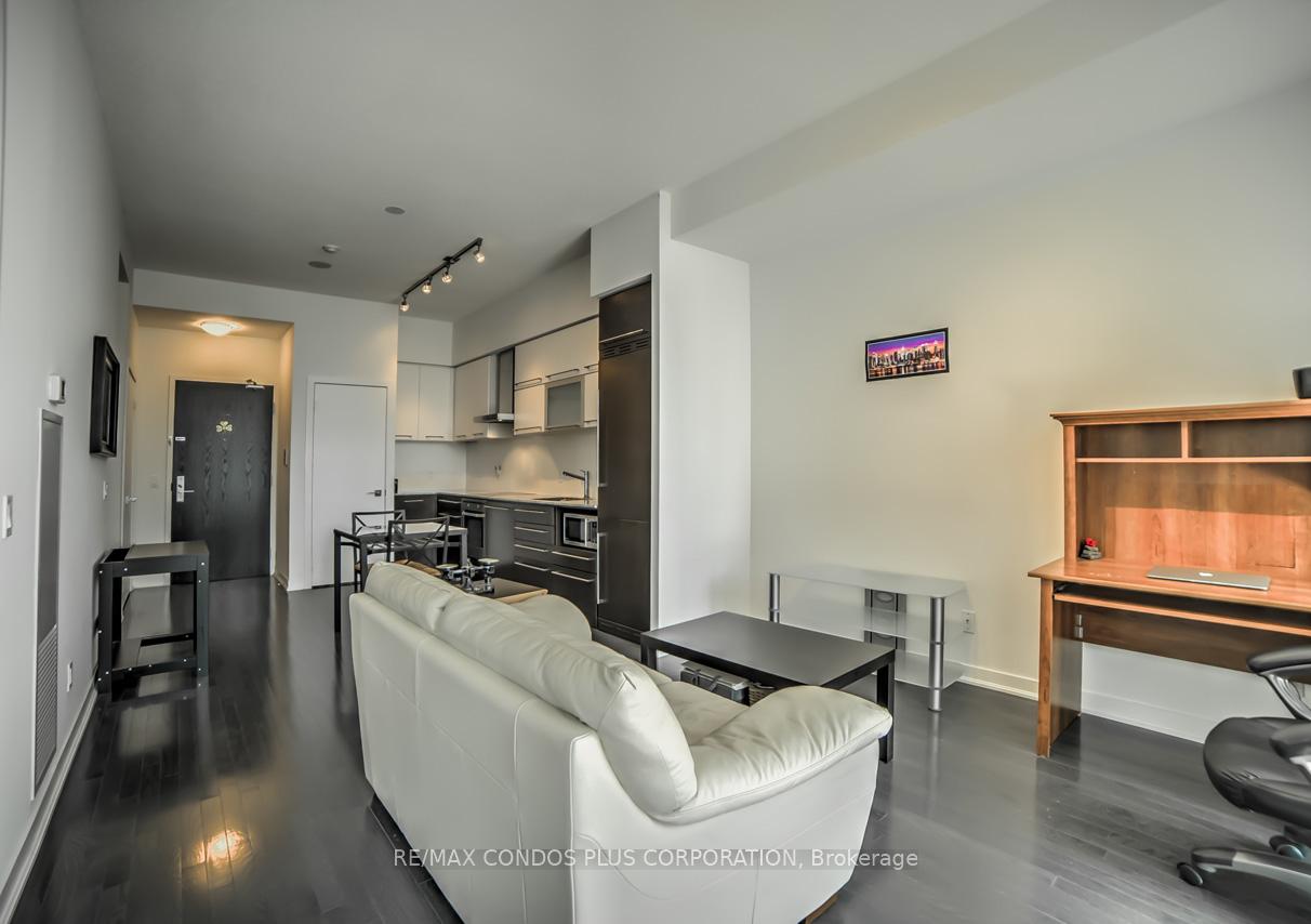 Photo 8 of Unit 2303, 770 Bay Street, Toronto, Bay Street Corridor — HOMEH