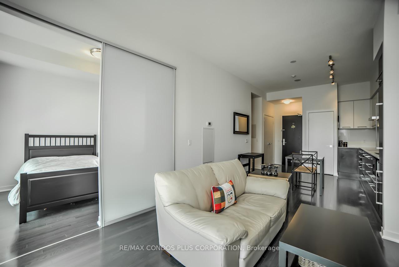 Photo 9 of Unit 2303, 770 Bay Street, Toronto, Bay Street Corridor — HOMEH