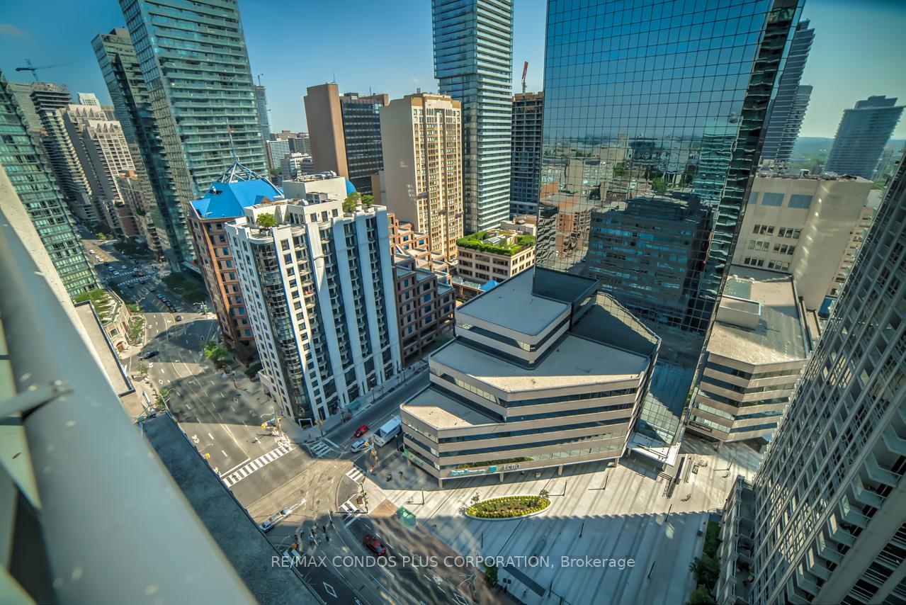 Photo 15 of Unit 2303, 770 Bay Street, Toronto, Bay Street Corridor — HOMEH