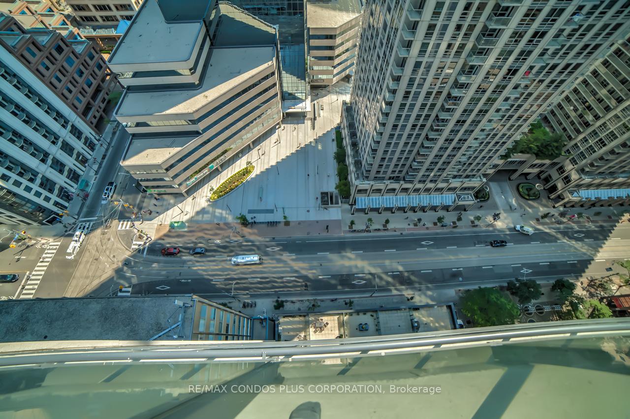 Photo 17 of Unit 2303, 770 Bay Street, Toronto, Bay Street Corridor — HOMEH