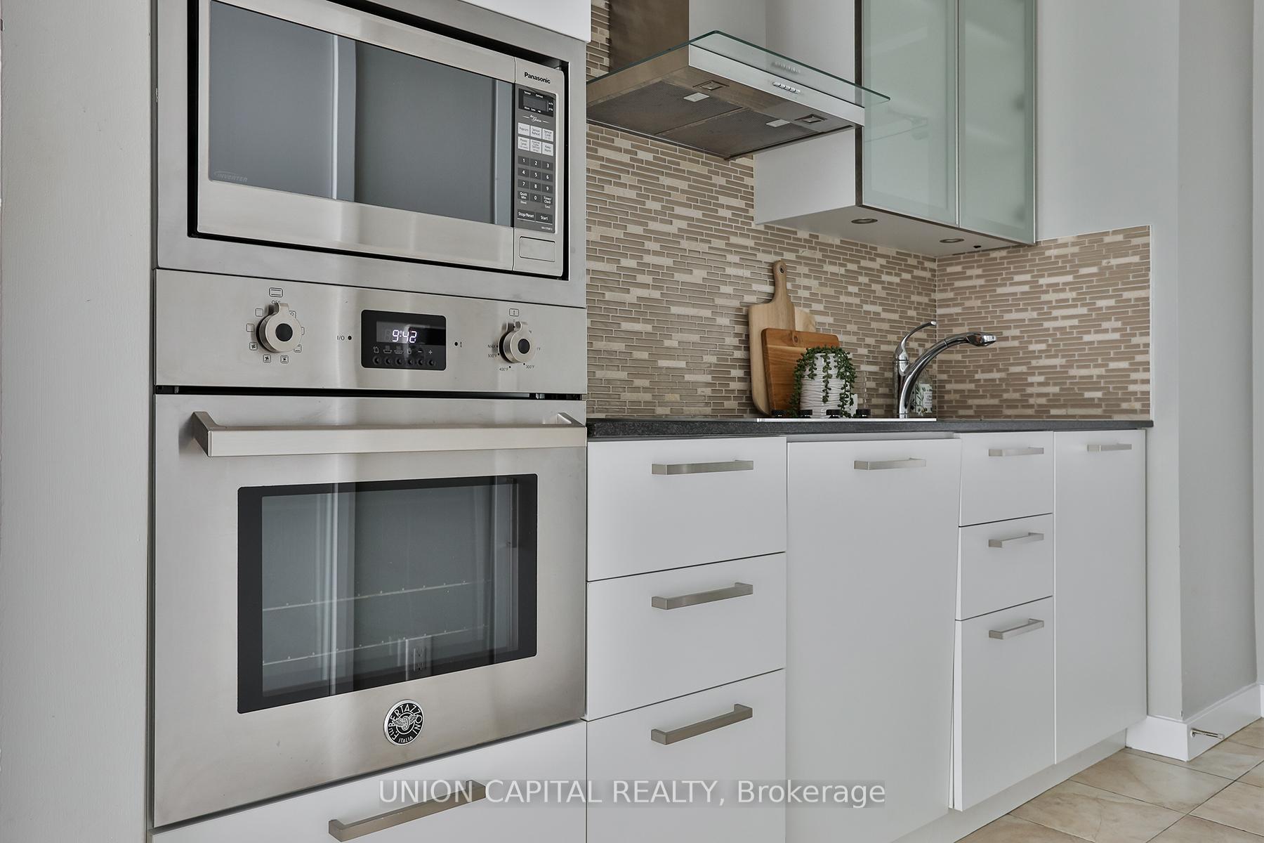 Photo 3 of Unit 3902, 14 York Street, Toronto, Waterfront Communities — HOMEH