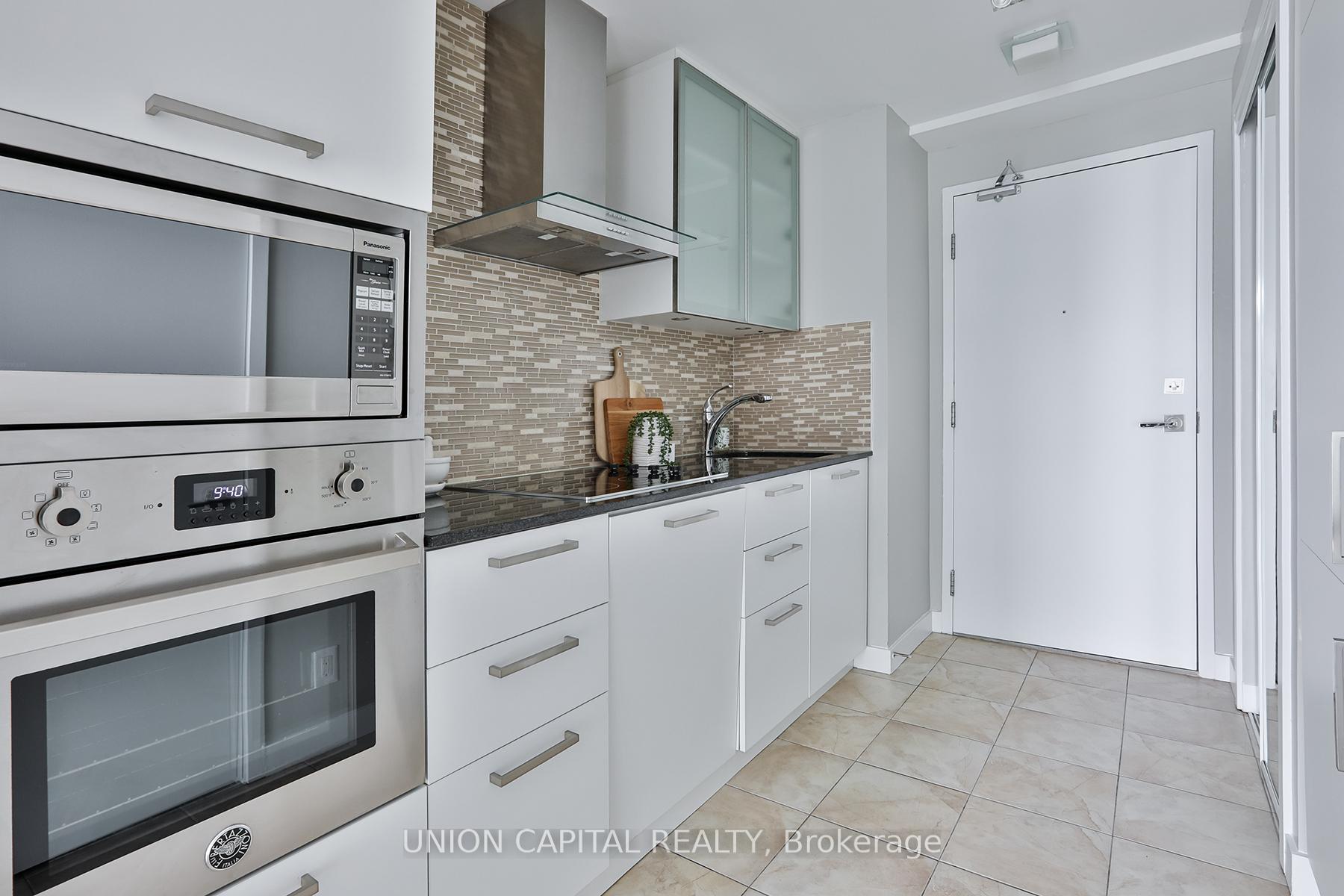 Photo 6 of Unit 3902, 14 York Street, Toronto, Waterfront Communities — HOMEH