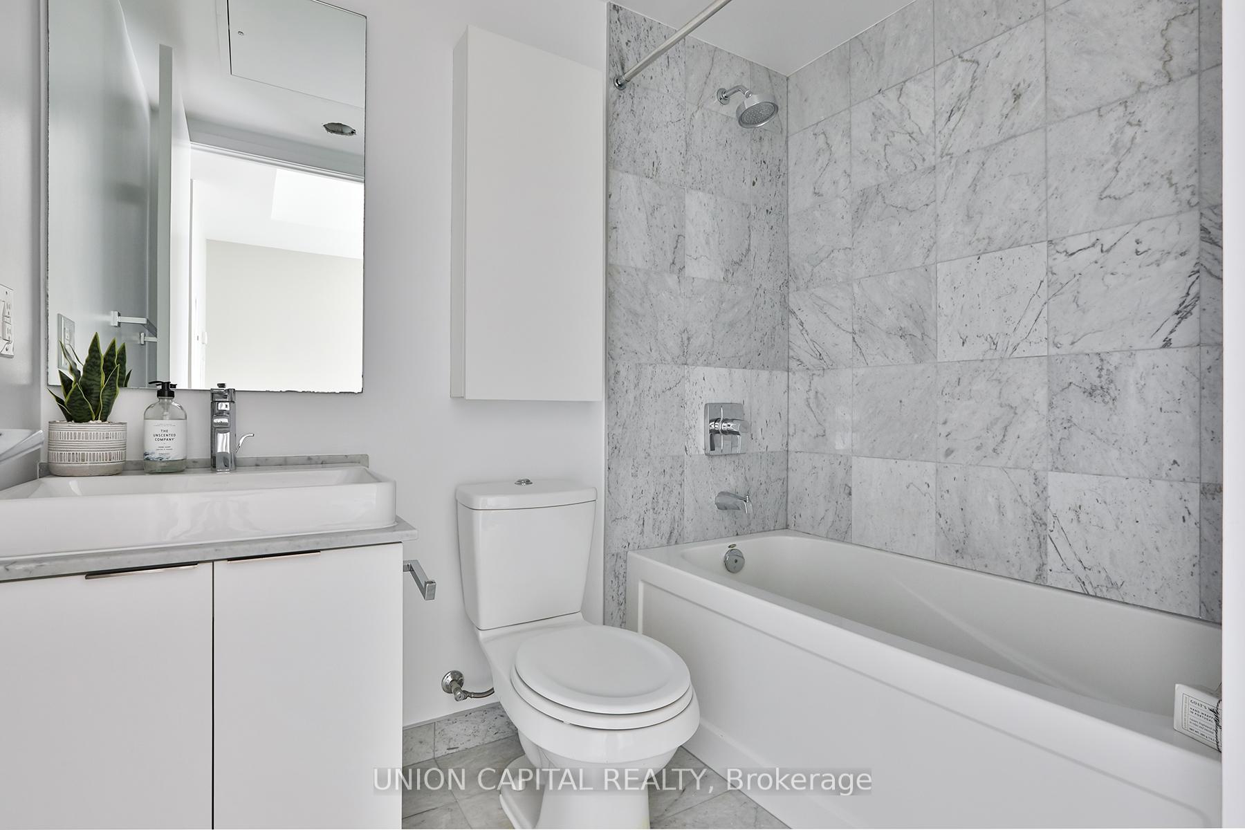 Photo 11 of Unit 3902, 14 York Street, Toronto, Waterfront Communities — HOMEH