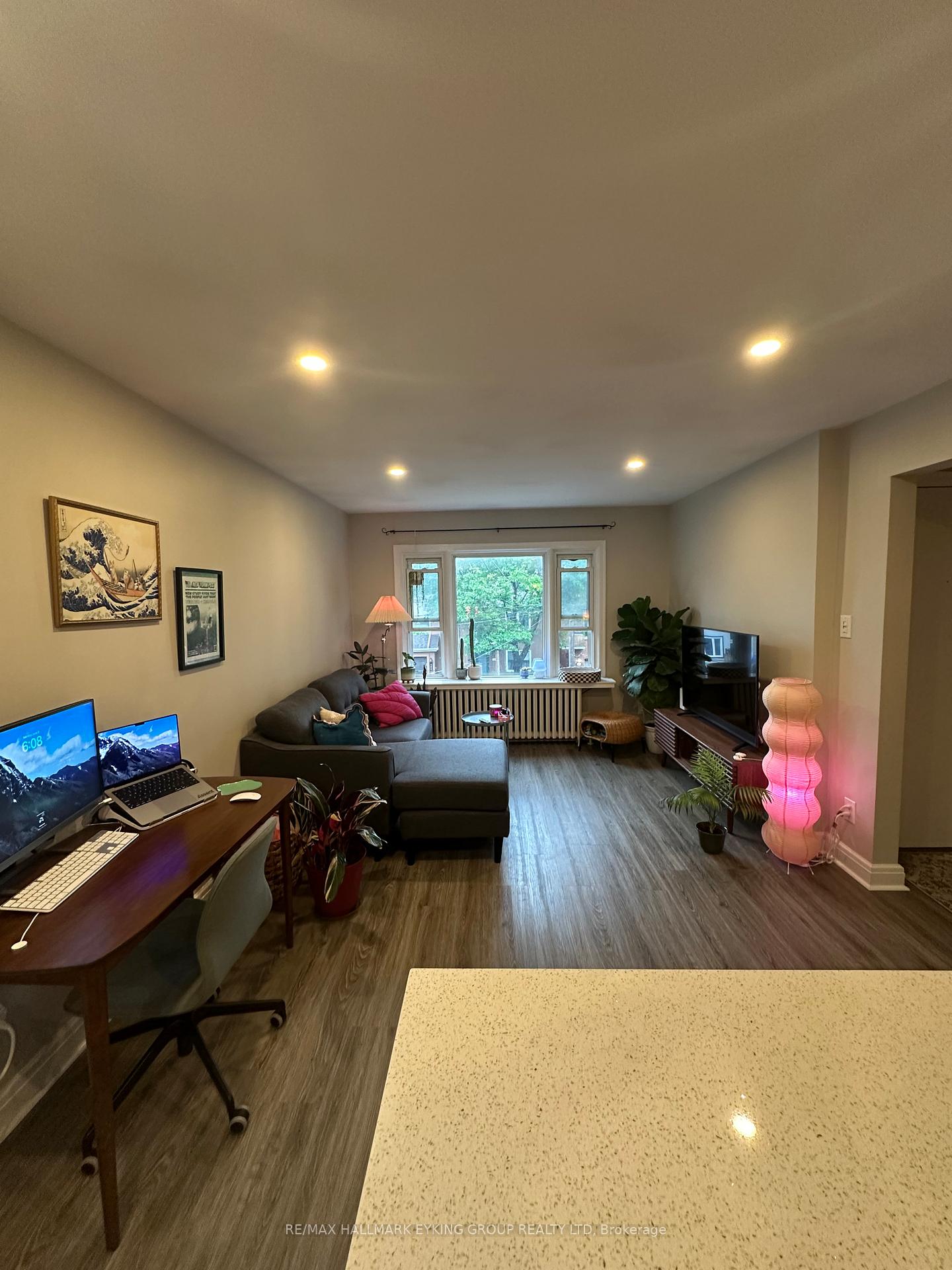 Photo 2 of Unit 4, 131 Hawthorne Avenue, Ottawa, Ottawa East — HOMEH