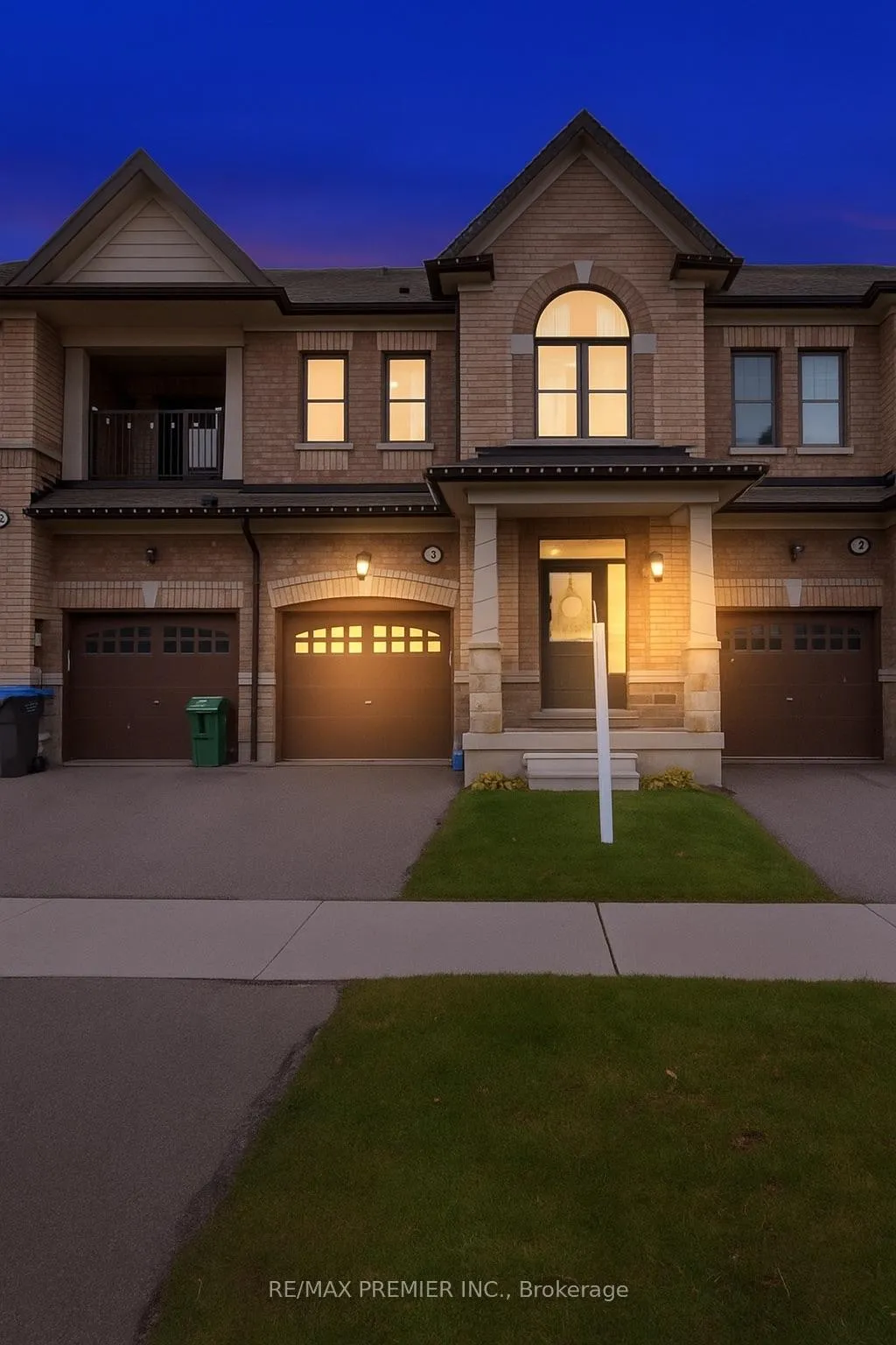 Photo 2 of 66 True Blue Crescent, Caledon, Bolton East — HOMEH