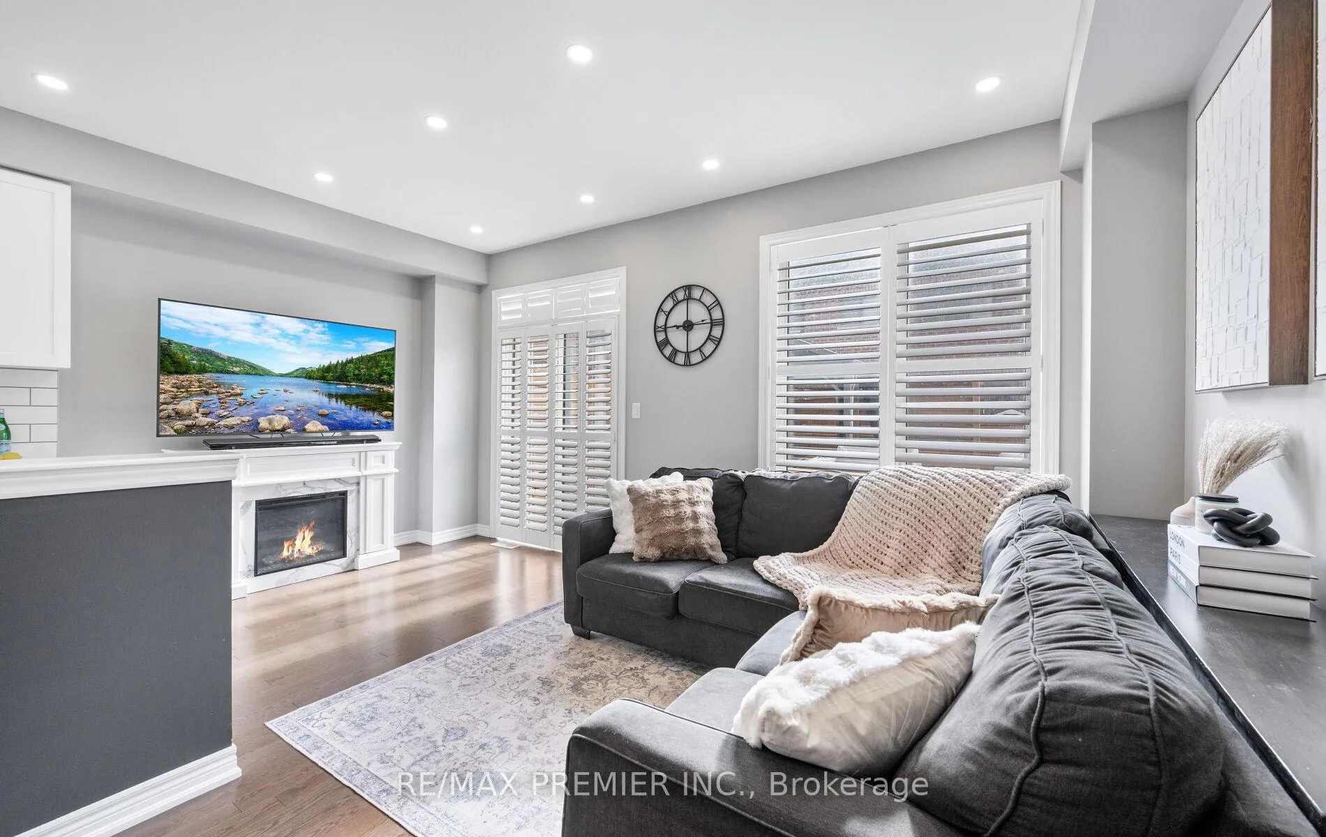 Photo 11 of 66 True Blue Crescent, Caledon, Bolton East — HOMEH