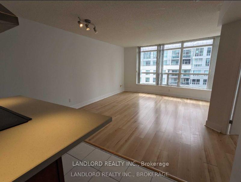 Photo 5 of Unit 1007, 550 Queens Quay W, Toronto, Waterfront Communities — HOMEH