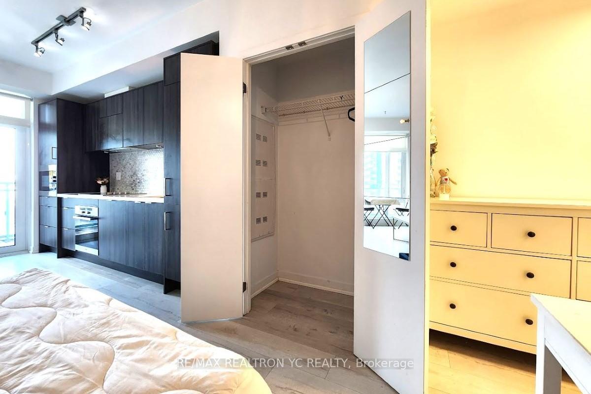 Photo 5 of Unit 1803, 21 Widmer Street, Toronto, Waterfront Communities — HOMEH