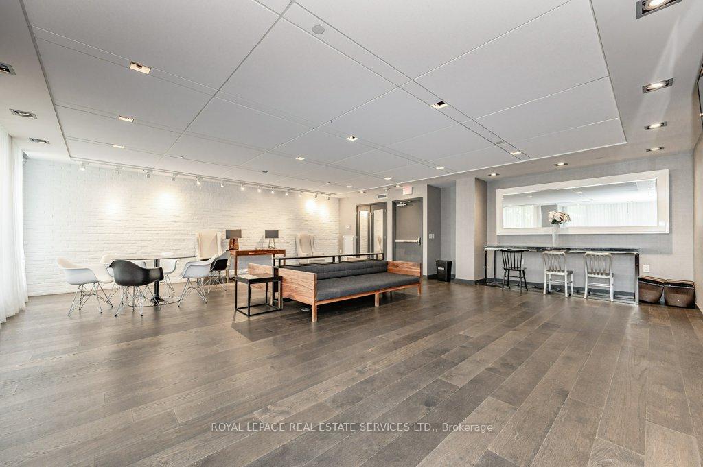 Photo 9 of Unit 1505, 210 Simcoe Street, Toronto, Kensington-Chinatown — HOMEH