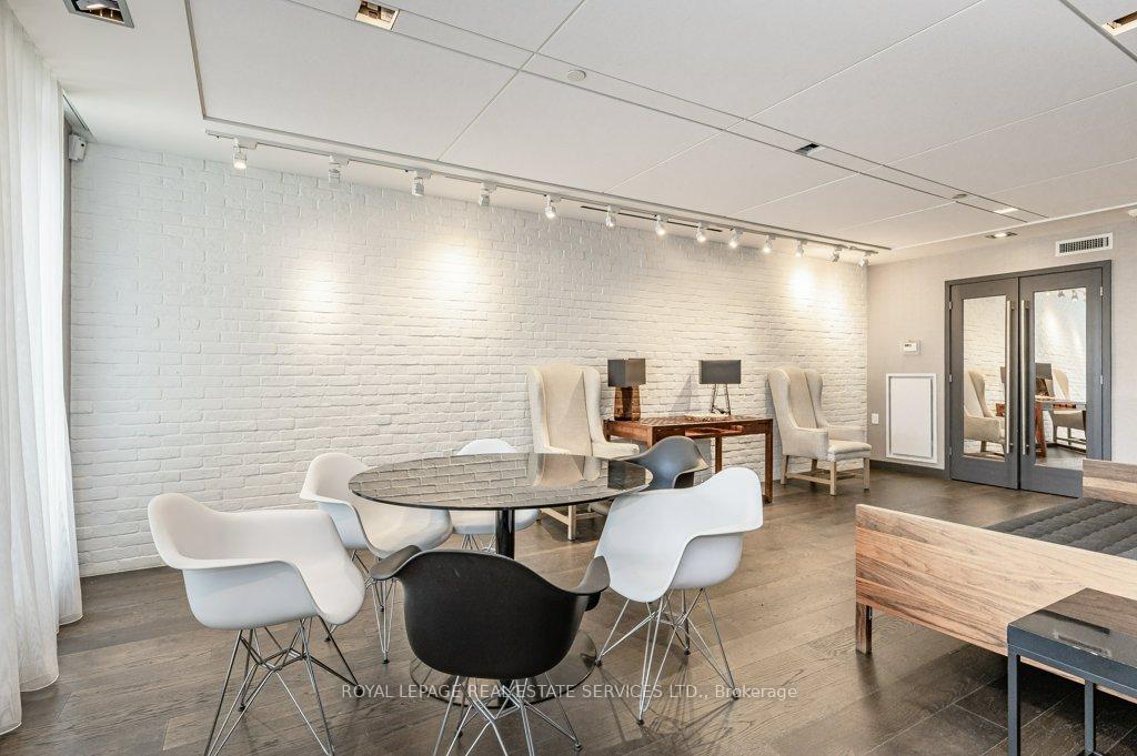 Photo 10 of Unit 1505, 210 Simcoe Street, Toronto, Kensington-Chinatown — HOMEH