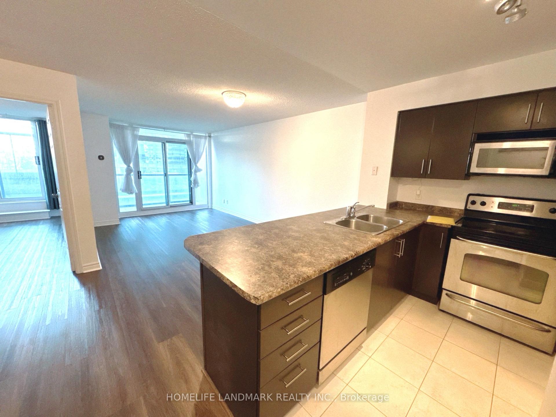 Photo 3 of Unit 703, 30 Grand Trunk Crescent, Toronto, Waterfront Communities — HOMEH