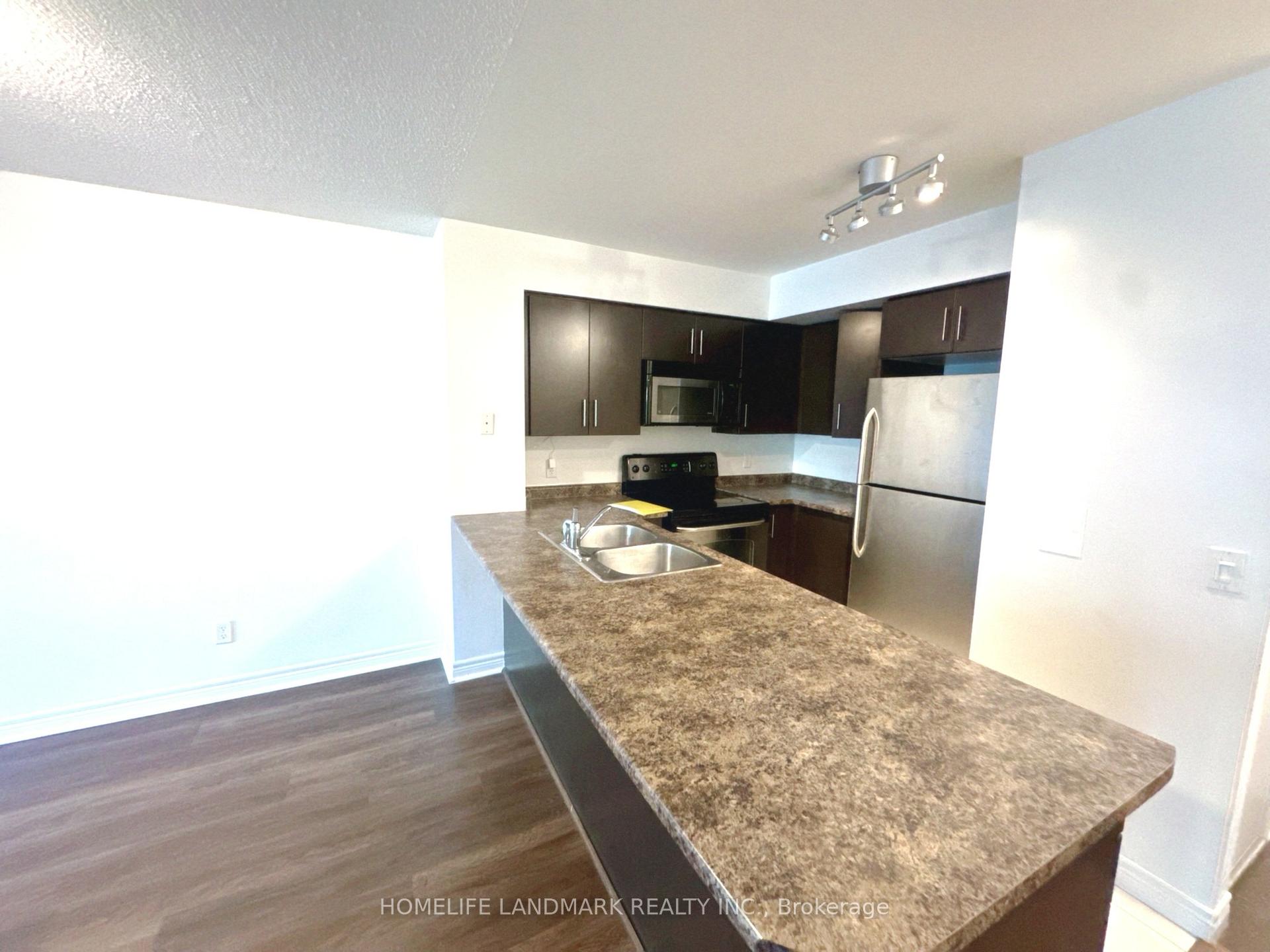 Photo 4 of Unit 703, 30 Grand Trunk Crescent, Toronto, Waterfront Communities — HOMEH