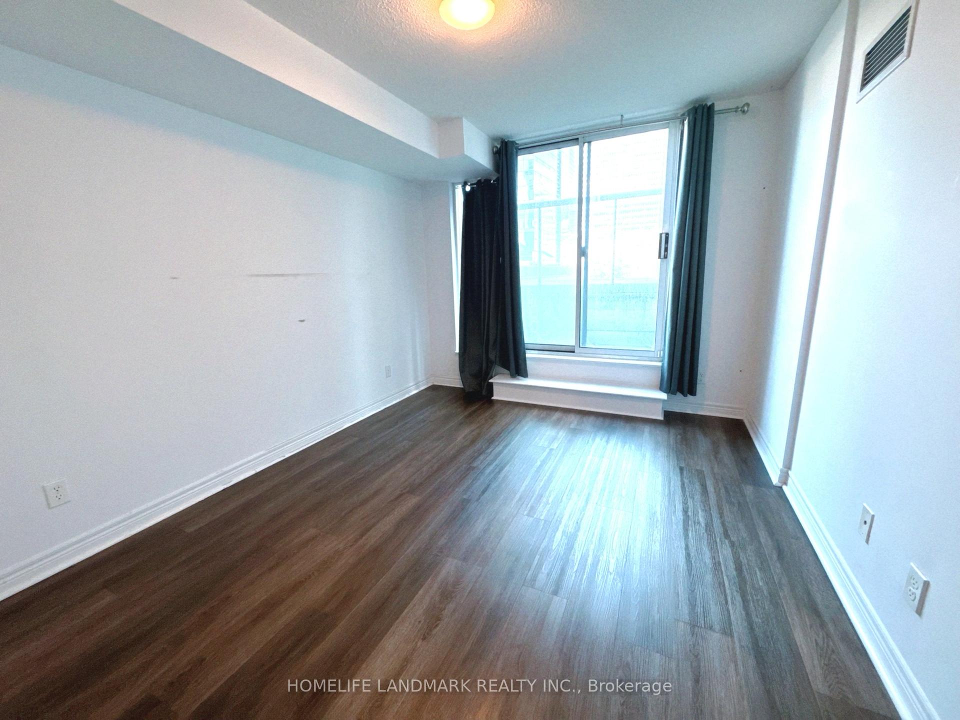 Photo 10 of Unit 703, 30 Grand Trunk Crescent, Toronto, Waterfront Communities — HOMEH