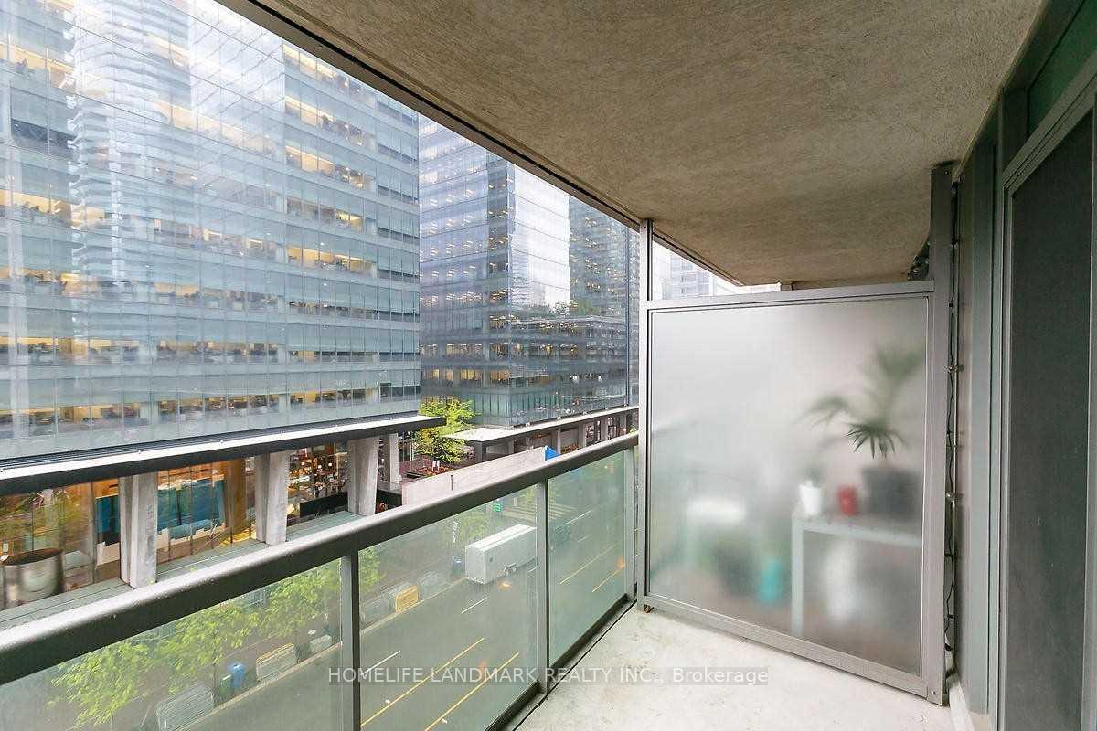 Photo 13 of Unit 703, 30 Grand Trunk Crescent, Toronto, Waterfront Communities — HOMEH