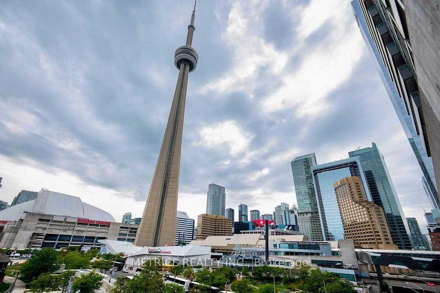 Photo 2 of Unit 1902, 51 Lower Simcoe Street, Toronto, Waterfront Communities — HOMEH