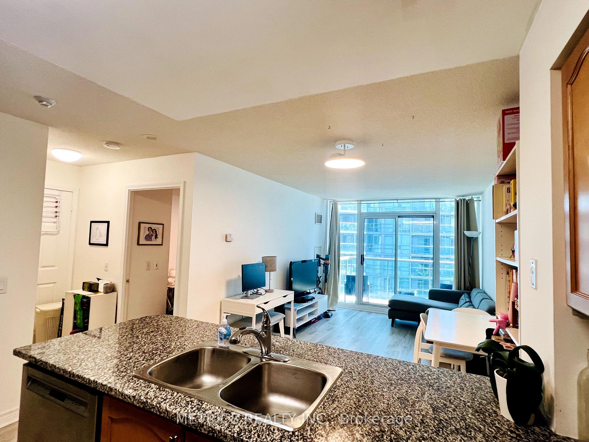 Photo 5 of Unit 1902, 51 Lower Simcoe Street, Toronto, Waterfront Communities — HOMEH