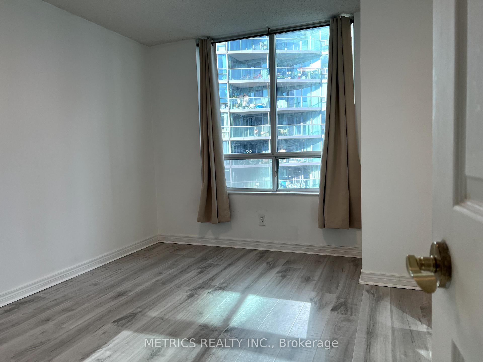 Photo 11 of Unit 1902, 51 Lower Simcoe Street, Toronto, Waterfront Communities — HOMEH