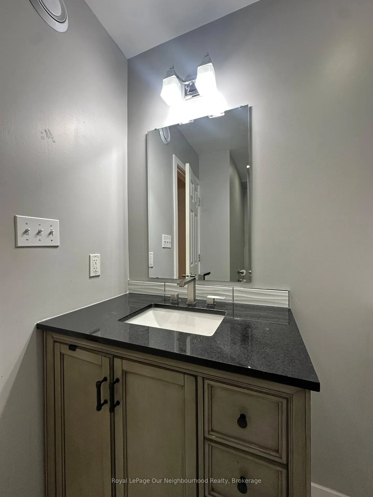 Photo 14 of Unit 2, 26 Hartsfield Drive, Clarington, Courtice — HOMEH