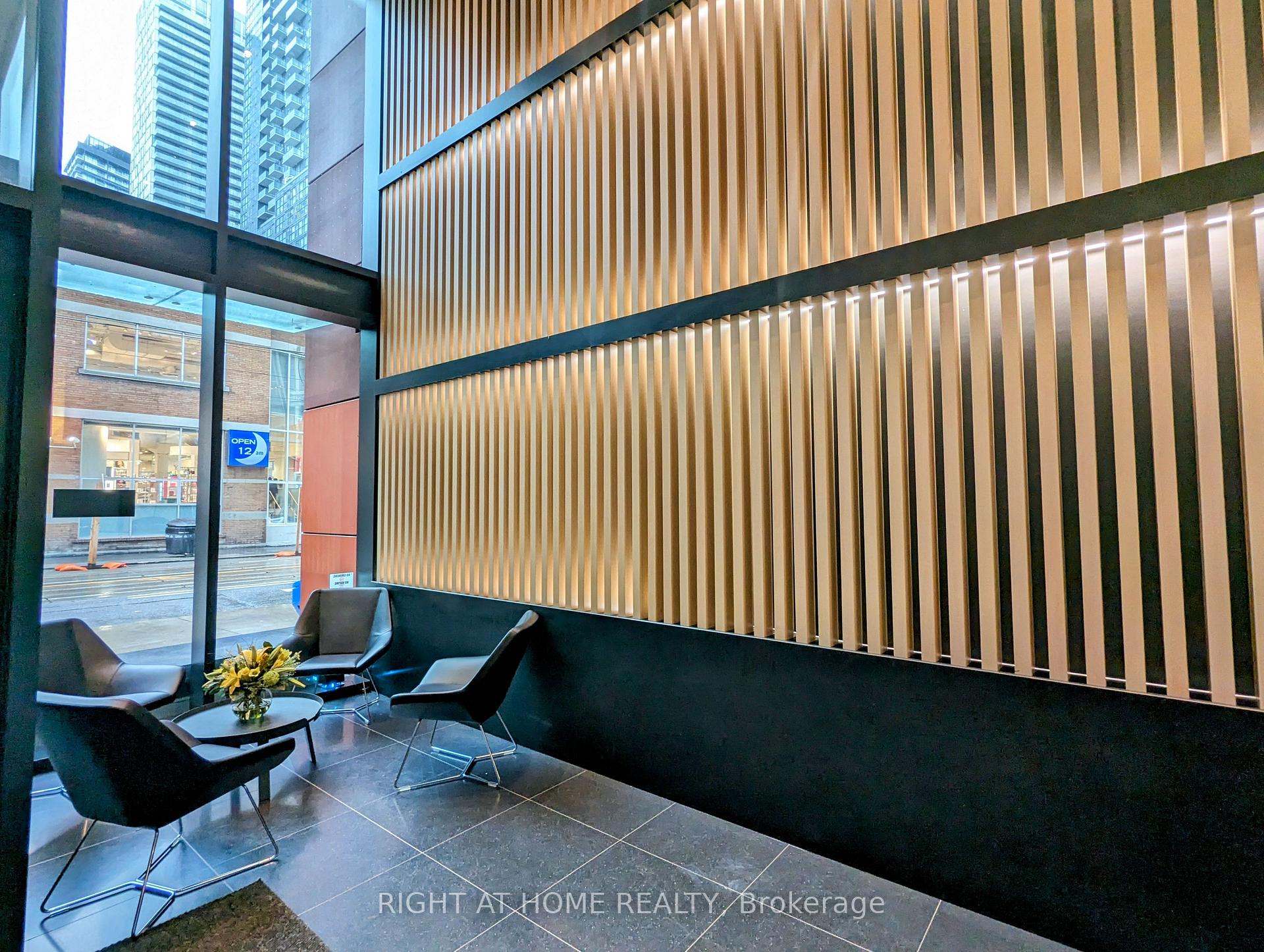 Photo 4 of Unit 3208, 357 King Street W, Toronto, Waterfront Communities — HOMEH