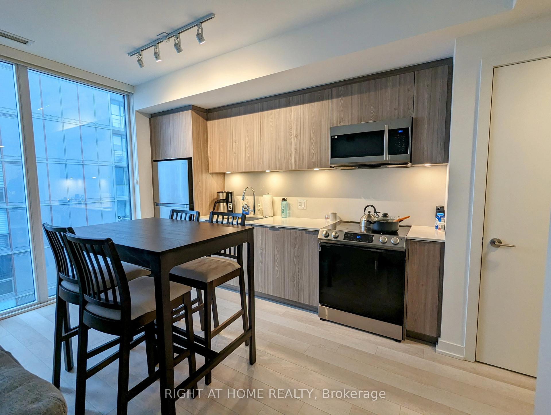 Photo 8 of Unit 3208, 357 King Street W, Toronto, Waterfront Communities — HOMEH