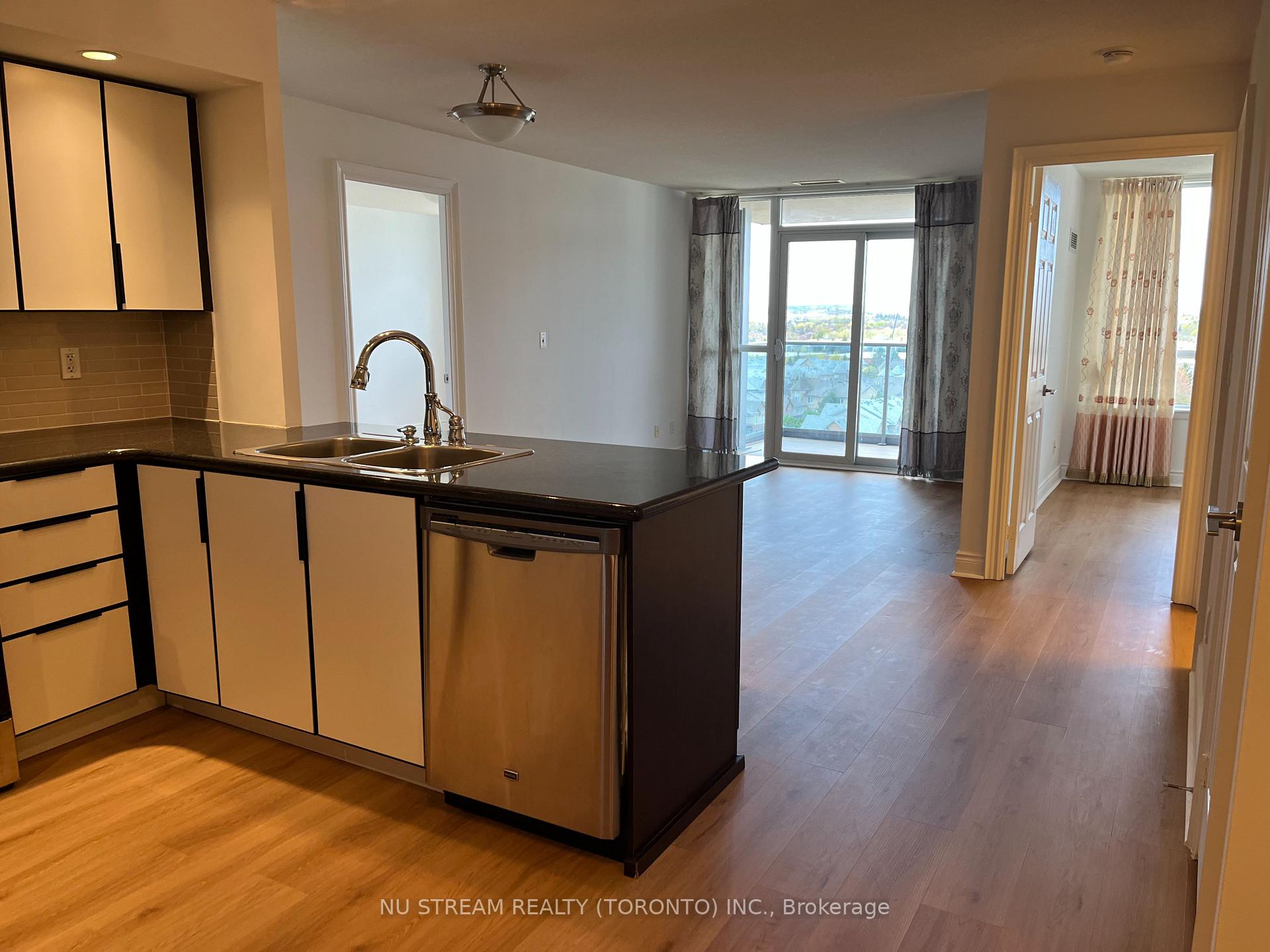 Photo 3 of Unit 1651, 23 Cox Boulevard, Markham, Unionville — HOMEH