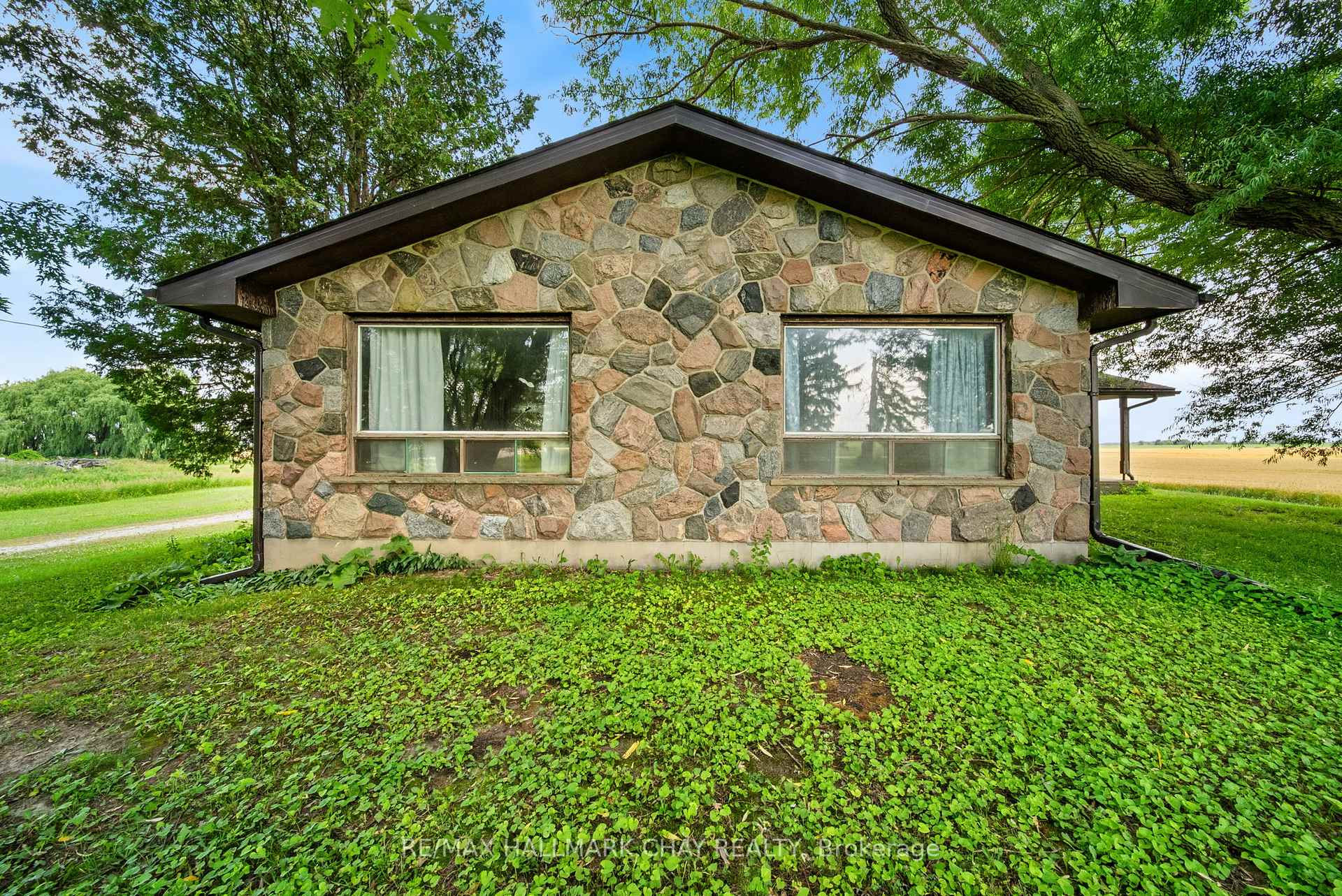 Photo 2 of 2247 15/16 Sdrd S Sunn, Clearview, Rural Clearview — HOMEH