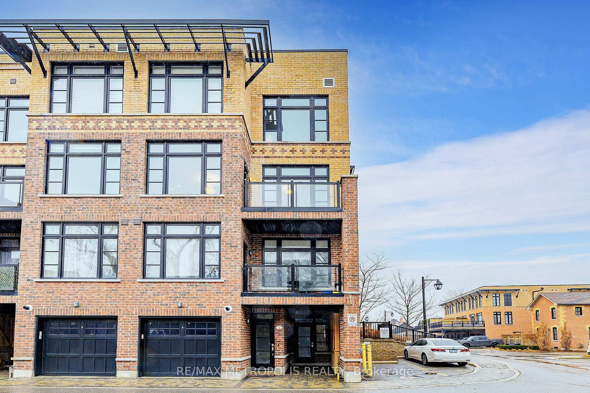 Photo 3 of Unit 1, 8171 Kipling Avenue, Vaughan, West Woodbridge — HOMEH