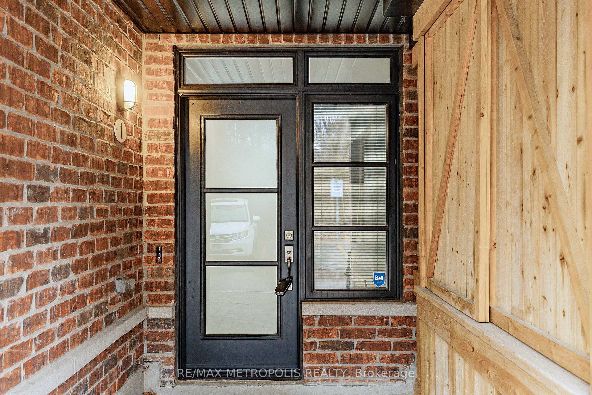 Photo 6 of Unit 1, 8171 Kipling Avenue, Vaughan, West Woodbridge — HOMEH