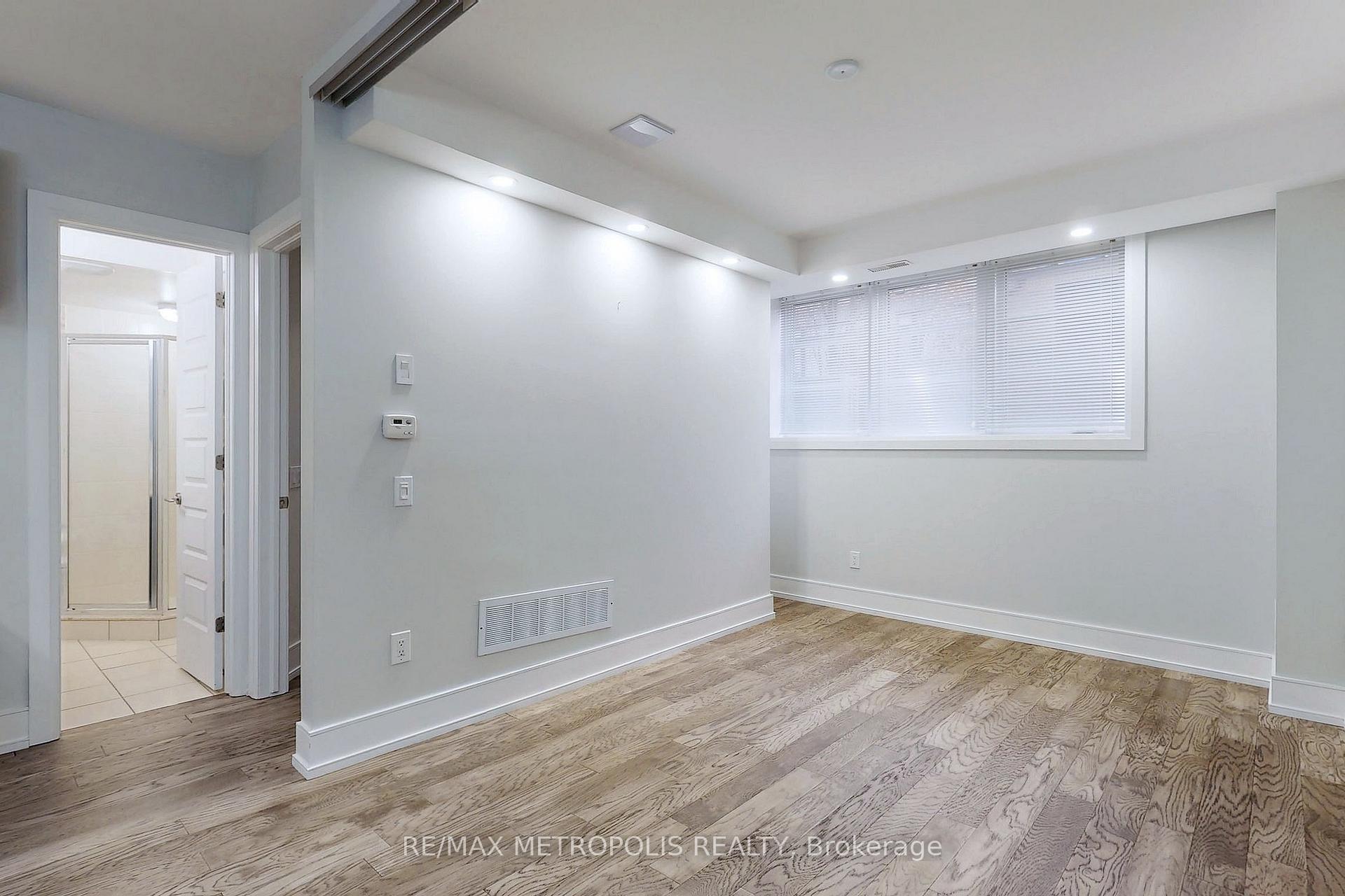 Photo 10 of Unit 1, 8171 Kipling Avenue, Vaughan, West Woodbridge — HOMEH