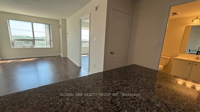 Front of Unit 605, 4600 steeles Avenue E