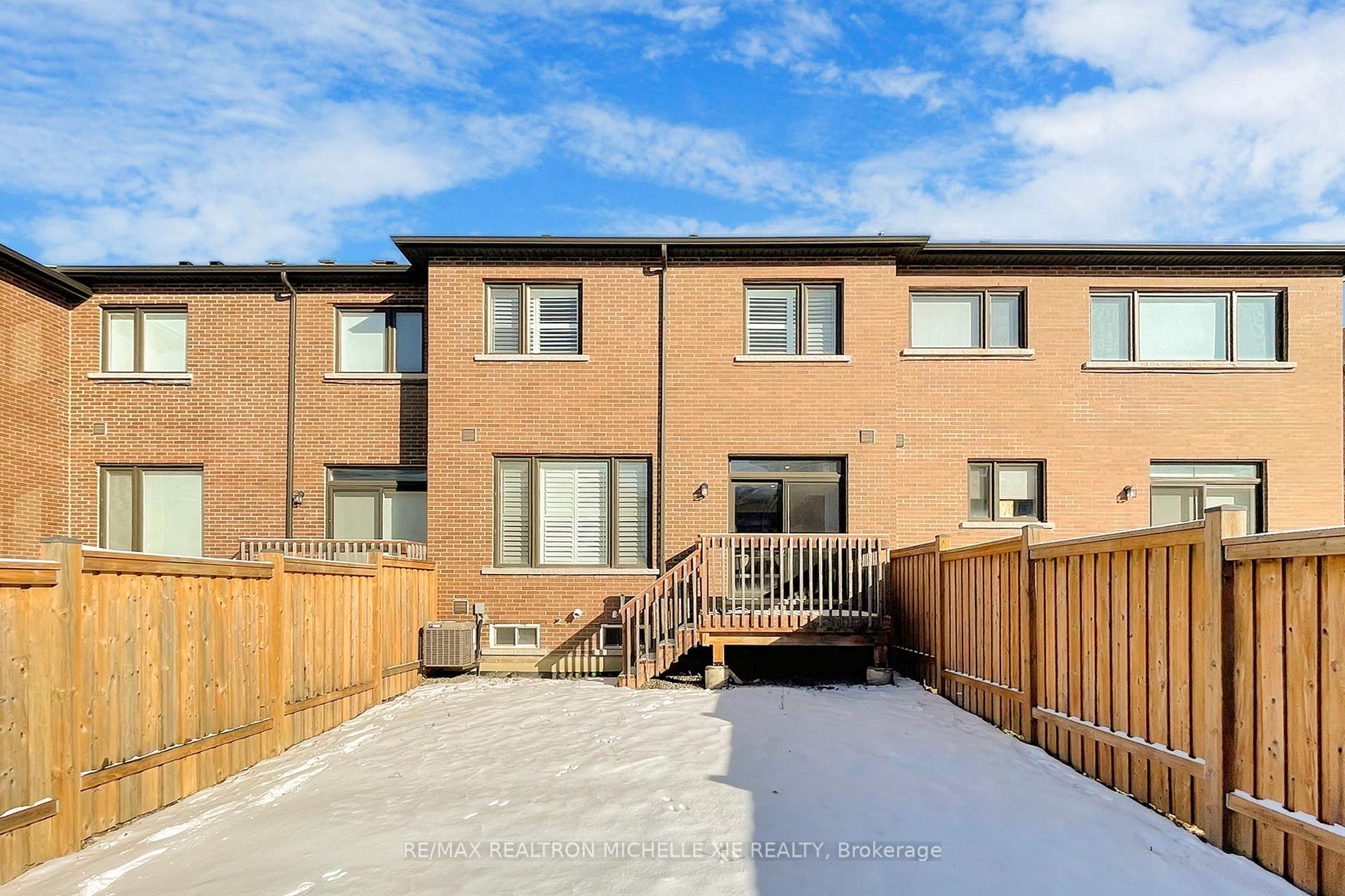 Photo 30 of 159 Badgerow Way, Aurora, Rural Aurora — HOMEH