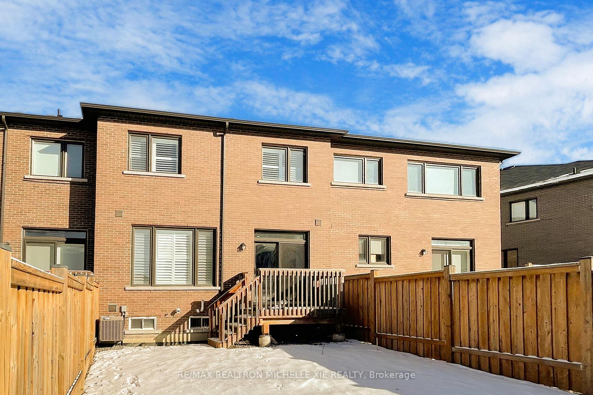 Photo 32 of 159 Badgerow Way, Aurora, Rural Aurora — HOMEH