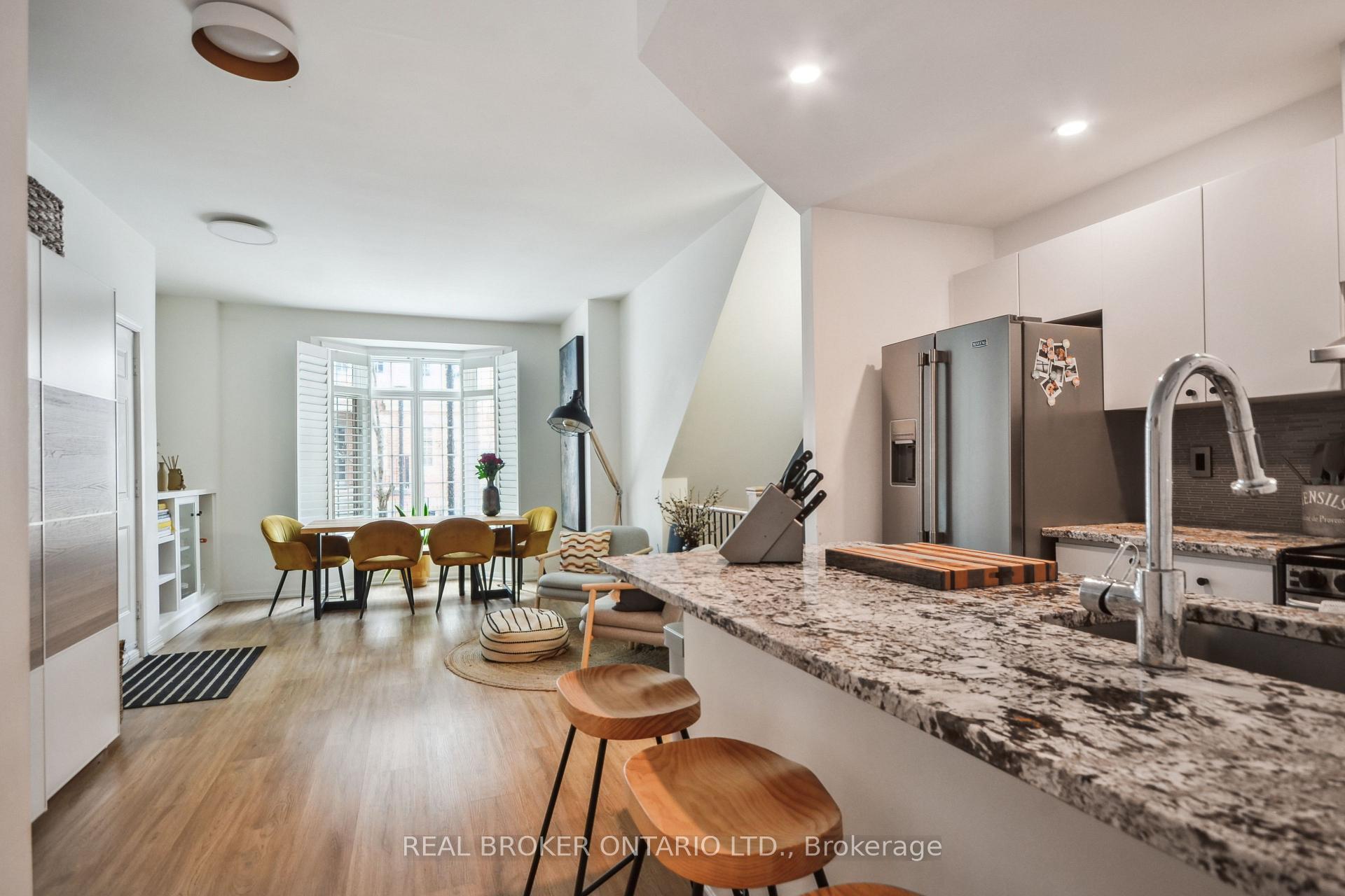 Front of Unit 12, 11 Niagara Street
