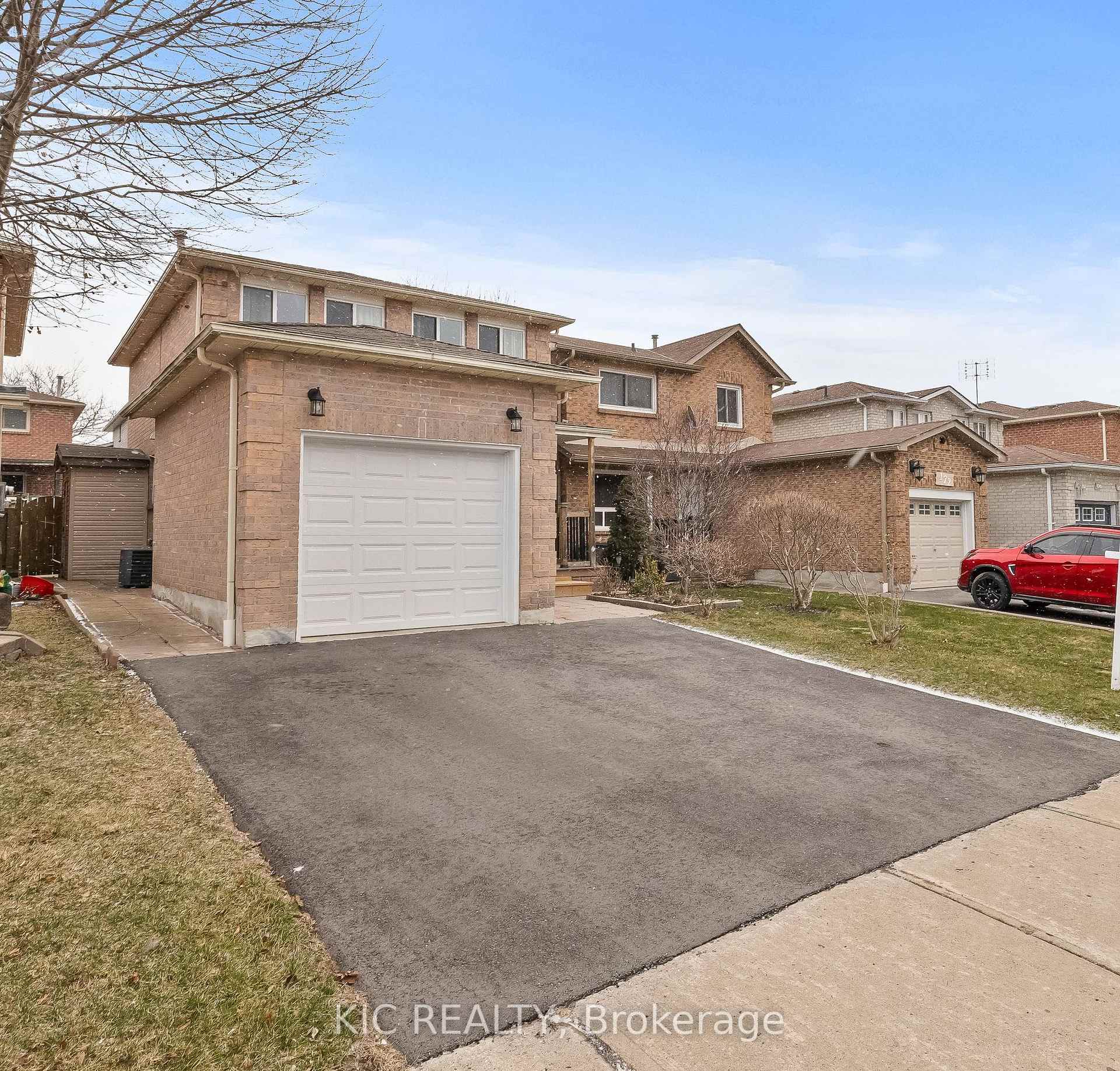 Photo 2 of 174 Ravenscroft Road, Ajax, Central West — HOMEH