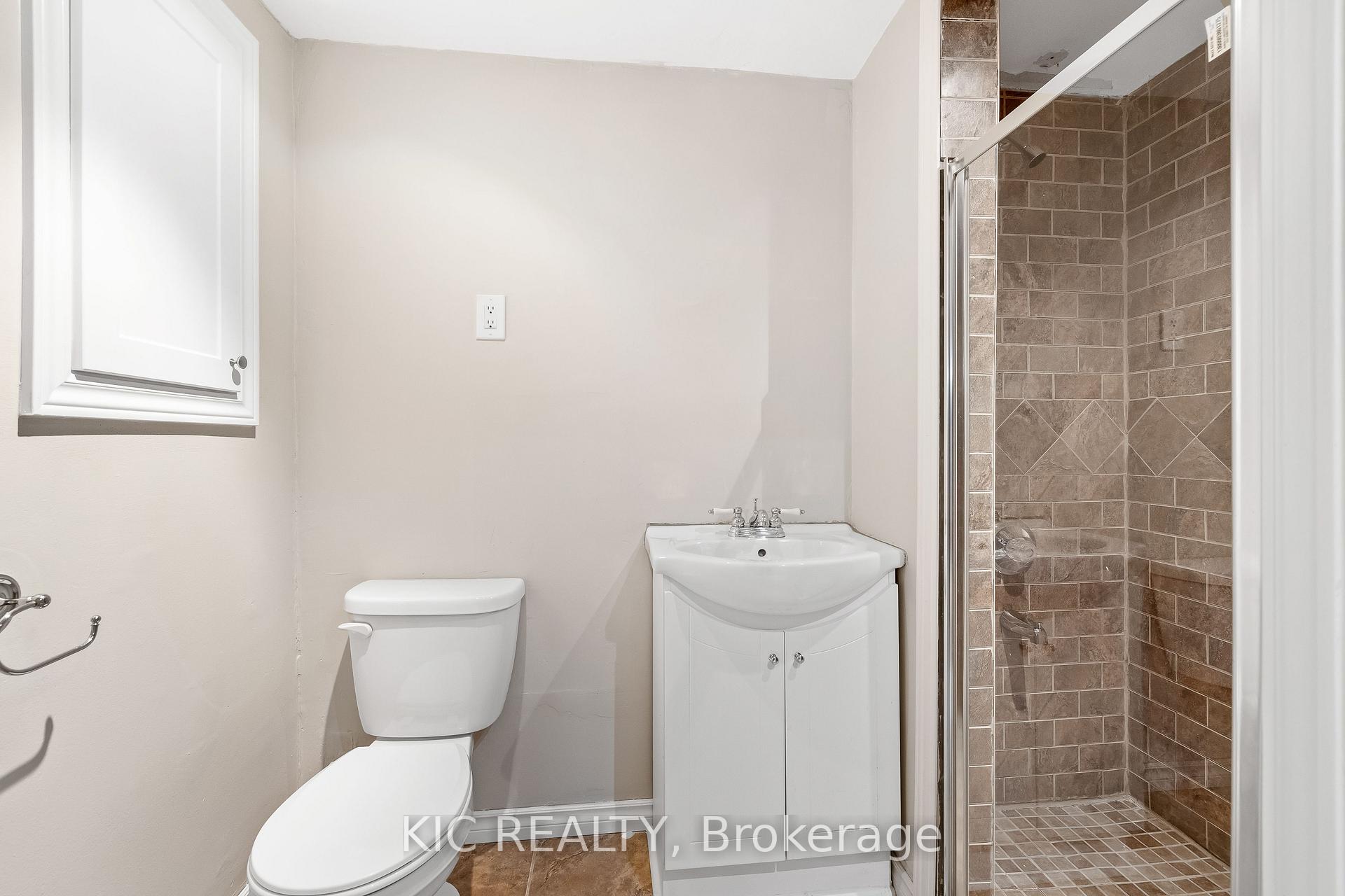 Photo 33 of 174 Ravenscroft Road, Ajax, Central West — HOMEH
