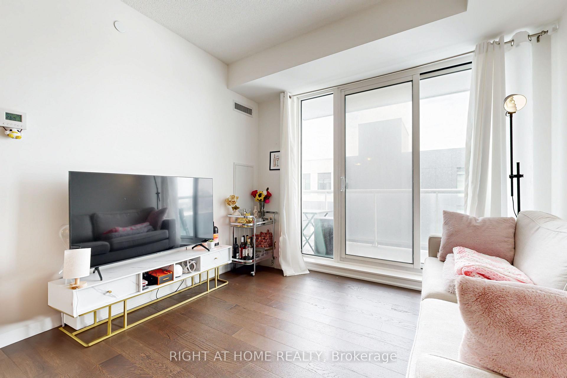 Photo 9 of Unit 906, 10 Rouge Valley Drive W, Markham, Unionville — HOMEH