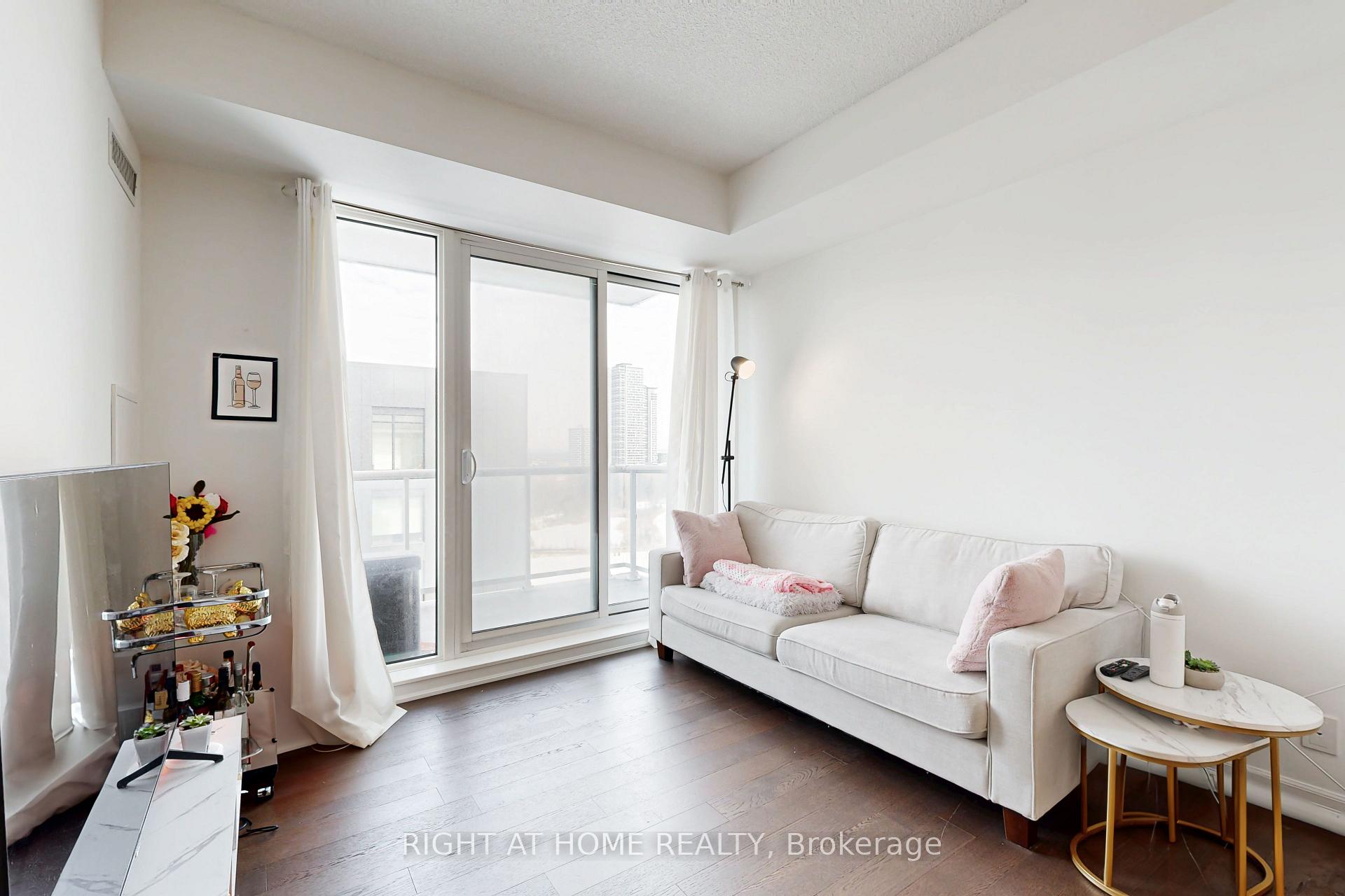 Photo 10 of Unit 906, 10 Rouge Valley Drive W, Markham, Unionville — HOMEH