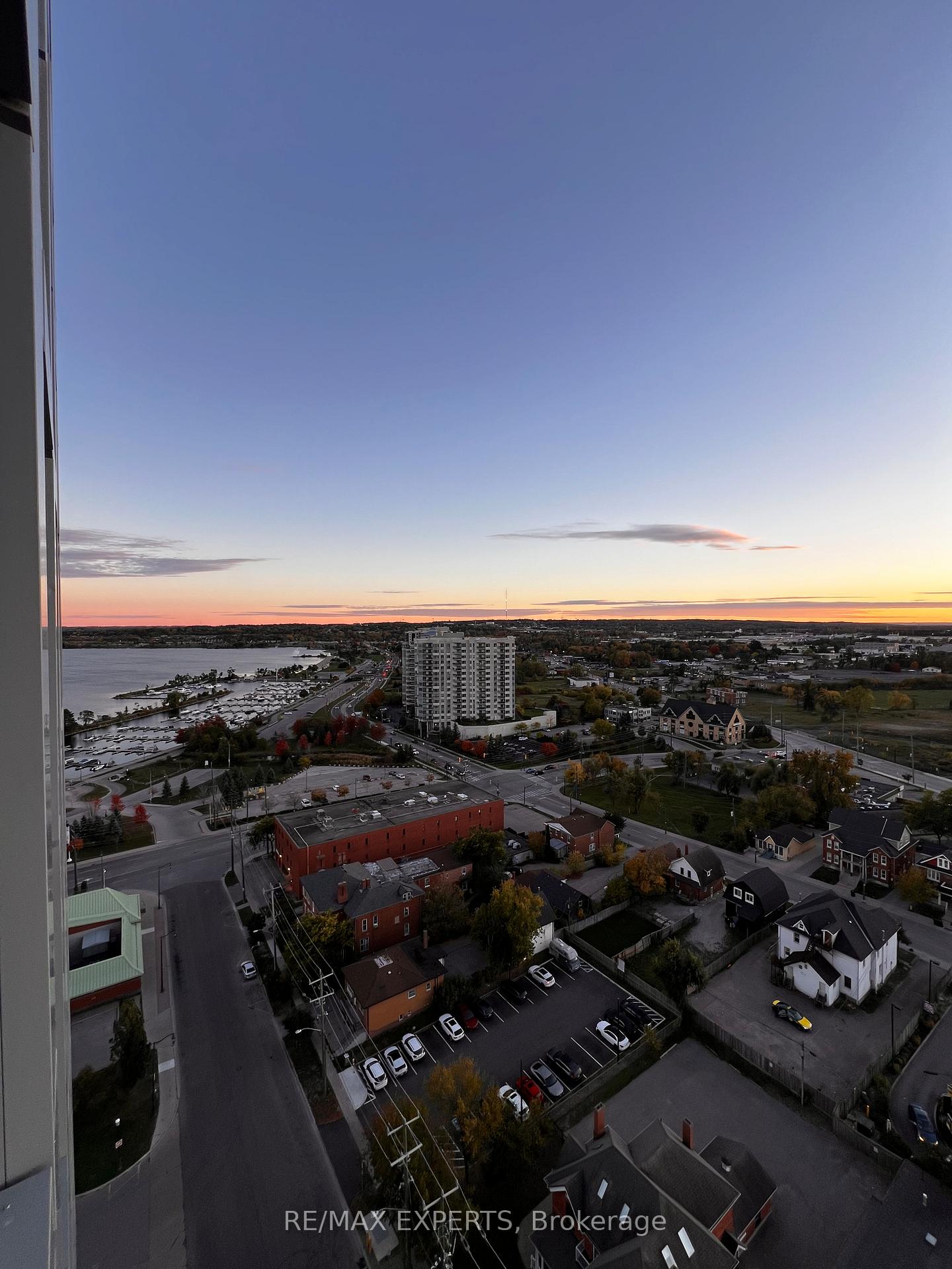 Photo 11 of Unit 1612, 39 Mary Street, Barrie, City Centre — HOMEH