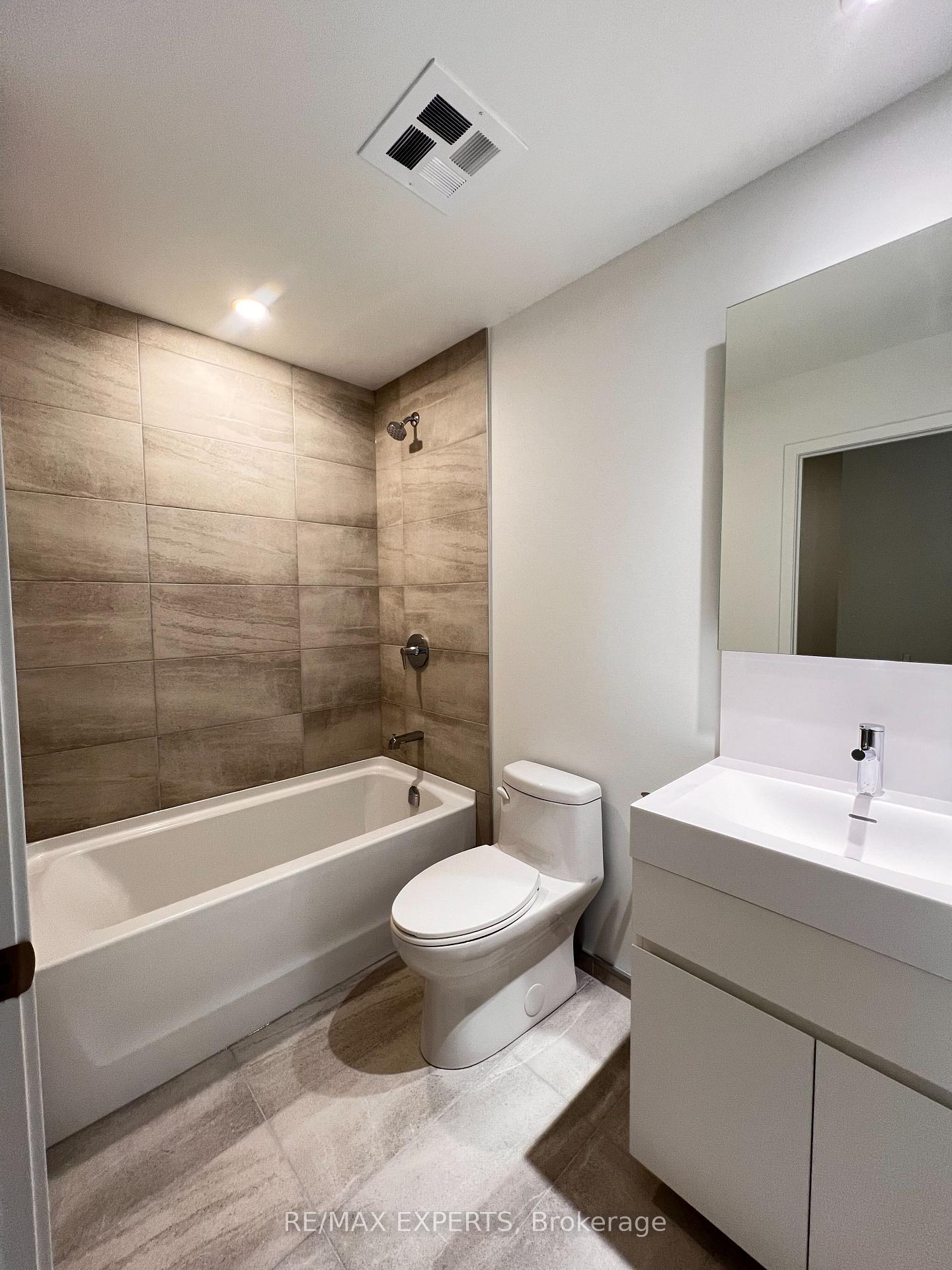 Photo 13 of Unit 1612, 39 Mary Street, Barrie, City Centre — HOMEH