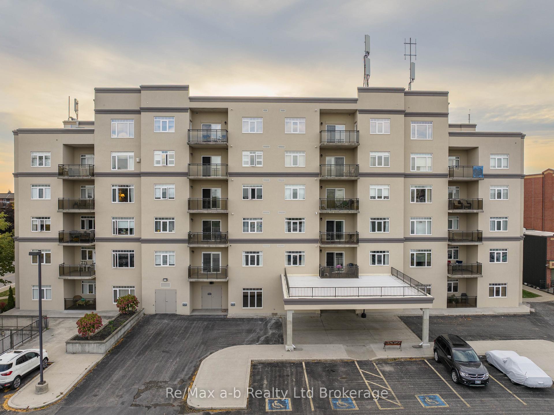 Front of Unit 308, 80 Bridge St Street