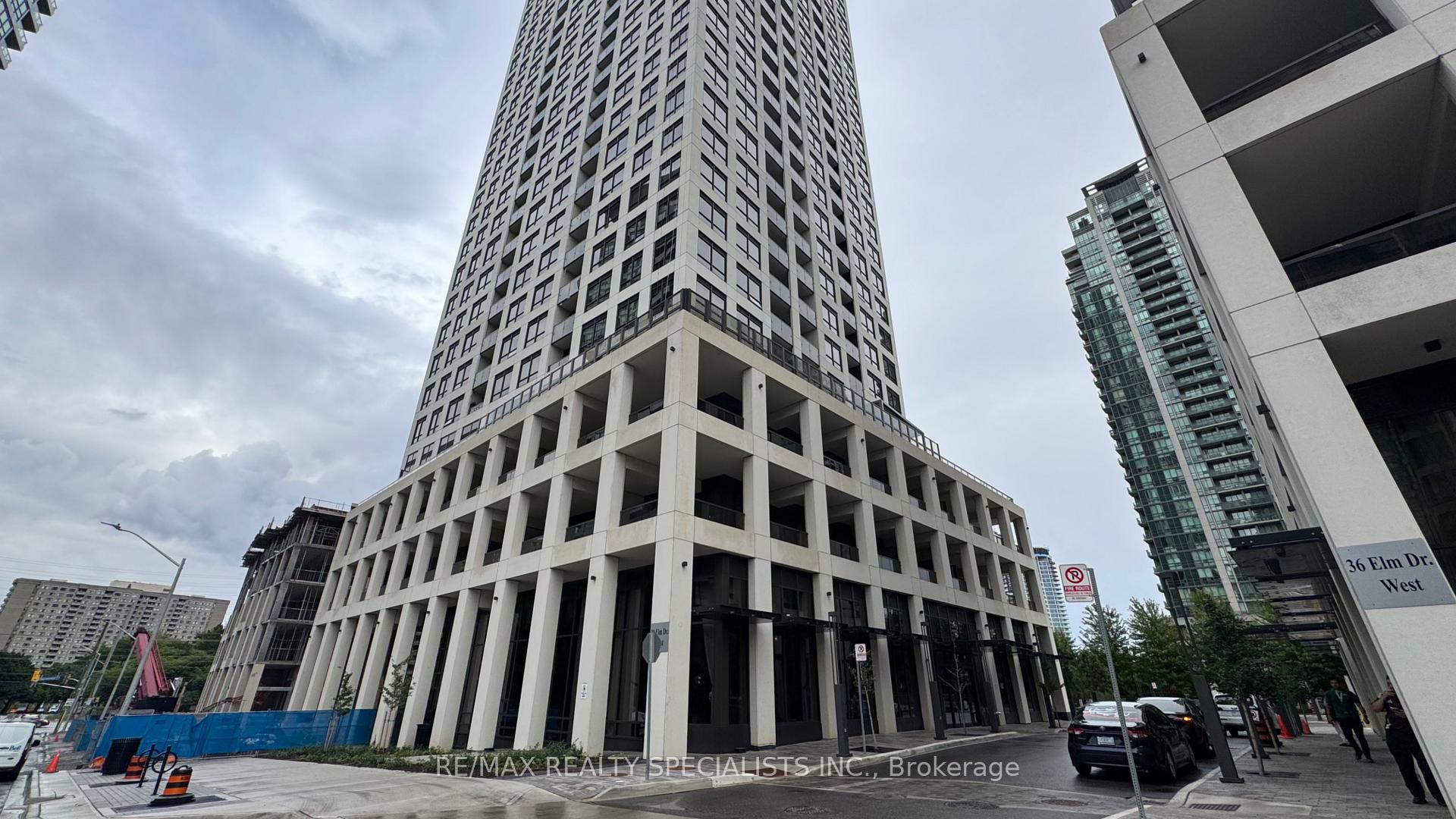 Front of Unit 3103, 30 Elm Drive W
