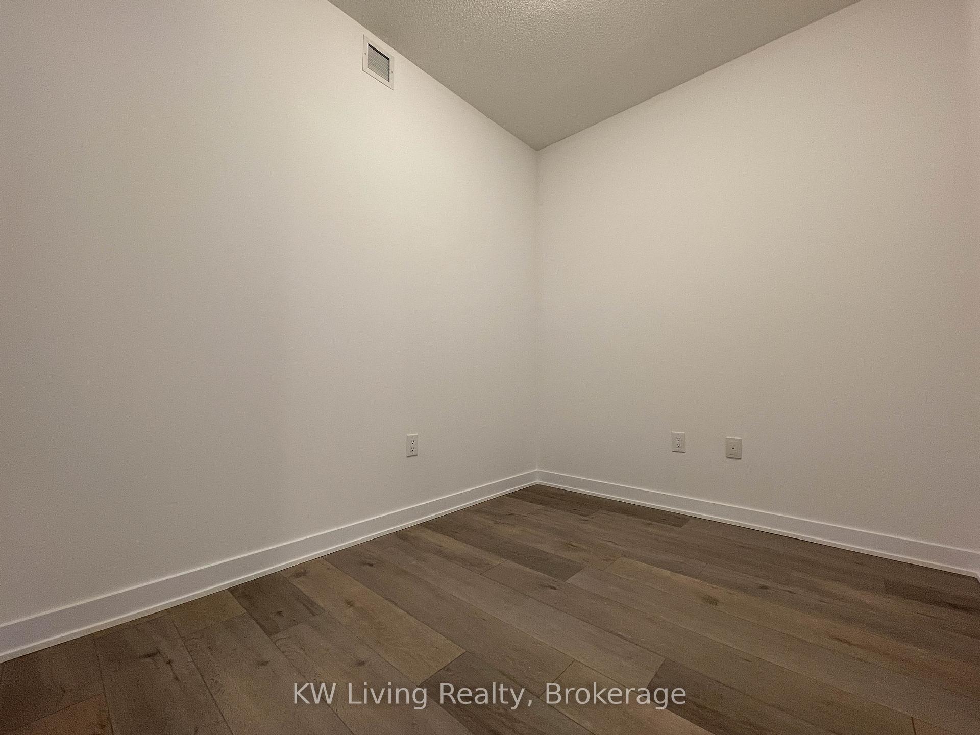 Photo 4 of Unit 1502, 60 Honeycrisp Crescent, Vaughan, Vaughan Corporate Centre — HOMEH